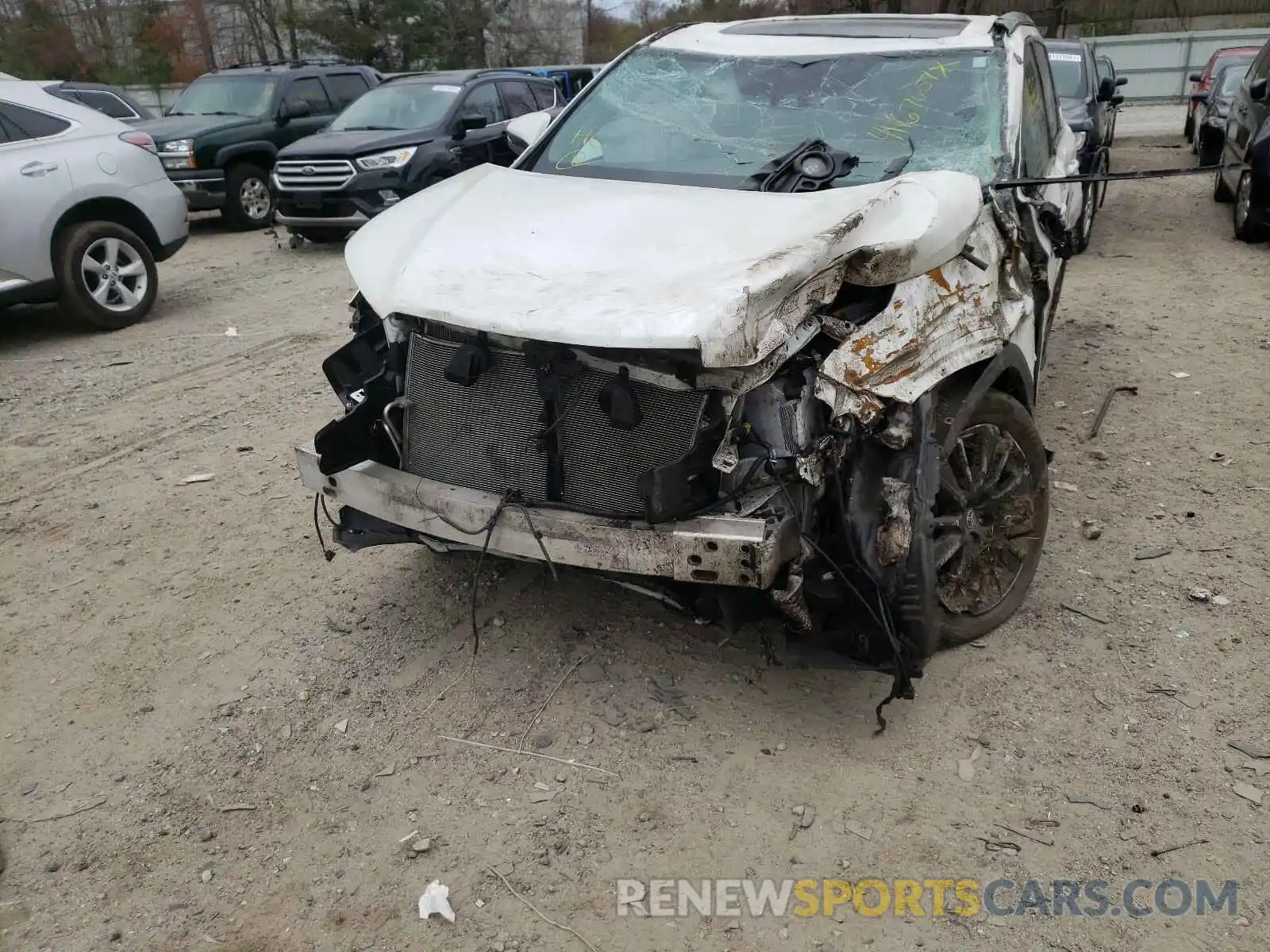 9 Photograph of a damaged car 5TDJZRFH5KS585153 TOYOTA HIGHLANDER 2019