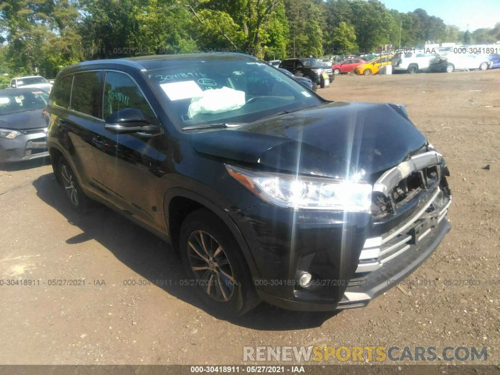 1 Photograph of a damaged car 5TDJZRFH5KS585783 TOYOTA HIGHLANDER 2019