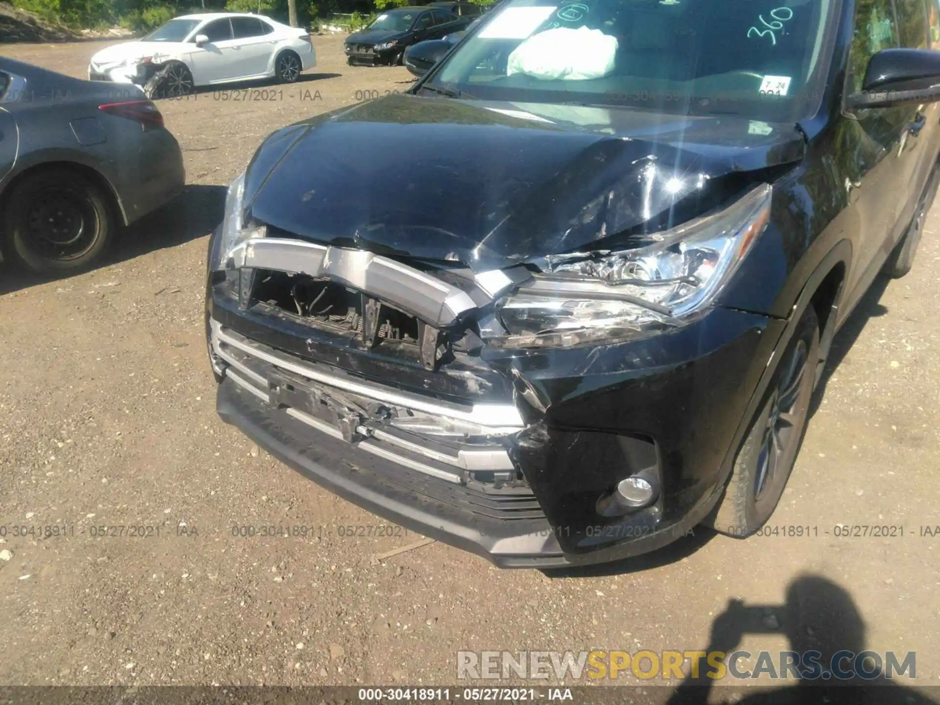 6 Photograph of a damaged car 5TDJZRFH5KS585783 TOYOTA HIGHLANDER 2019