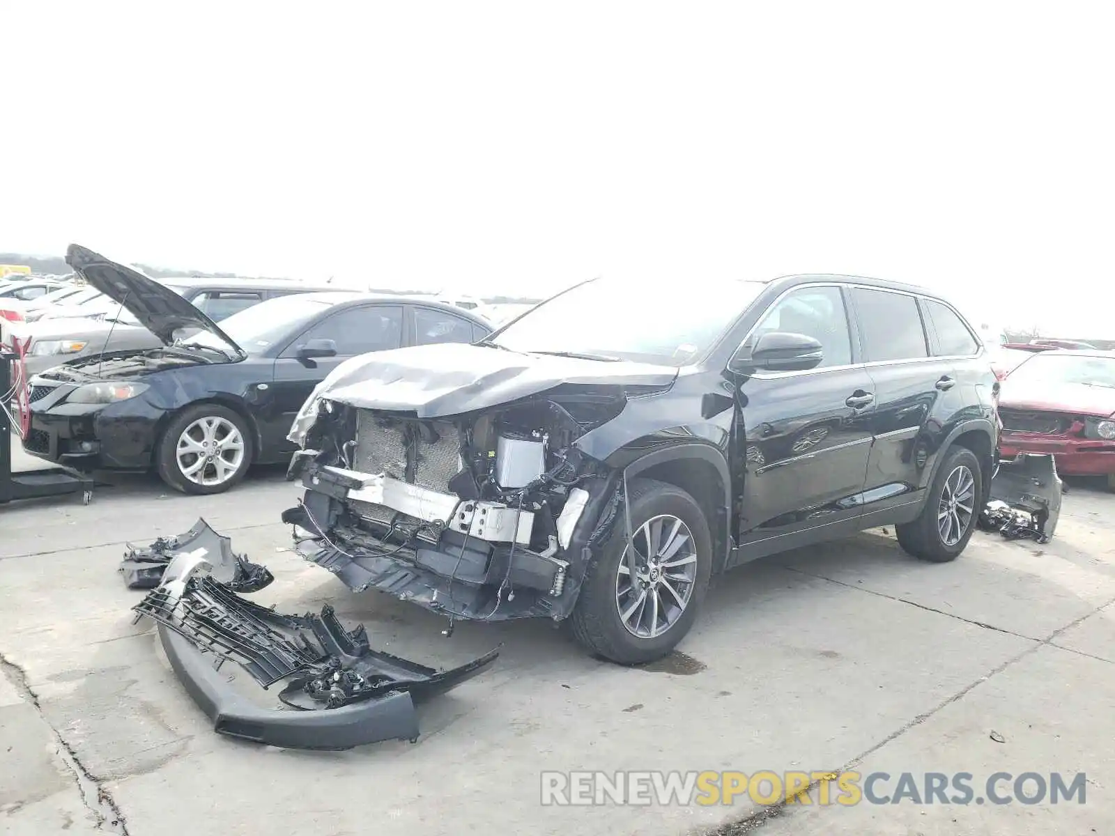 2 Photograph of a damaged car 5TDJZRFH5KS587839 TOYOTA HIGHLANDER 2019