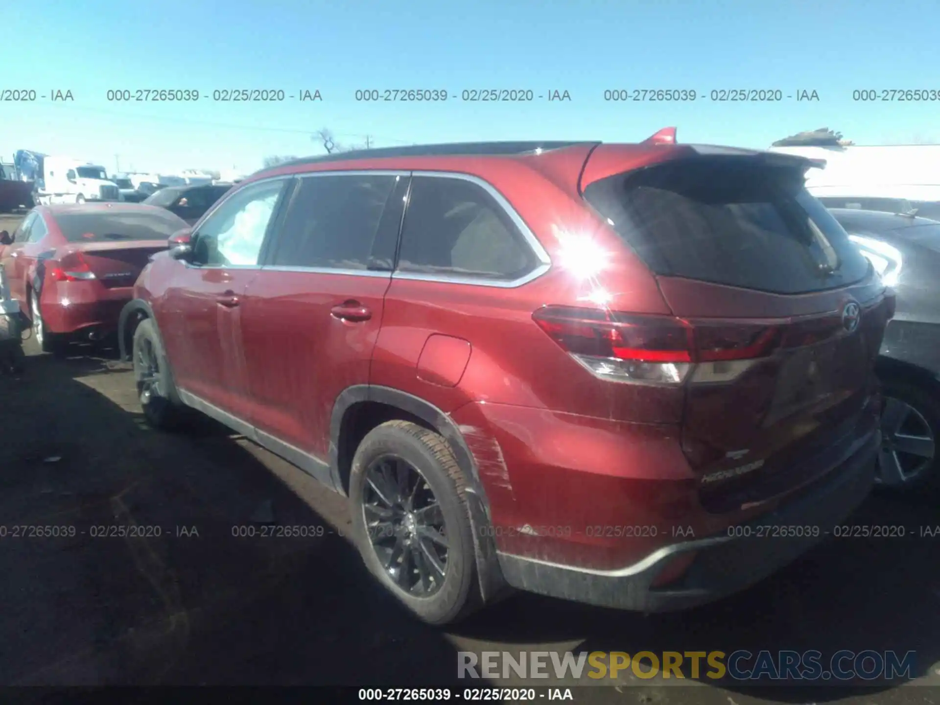 3 Photograph of a damaged car 5TDJZRFH5KS588165 TOYOTA HIGHLANDER 2019