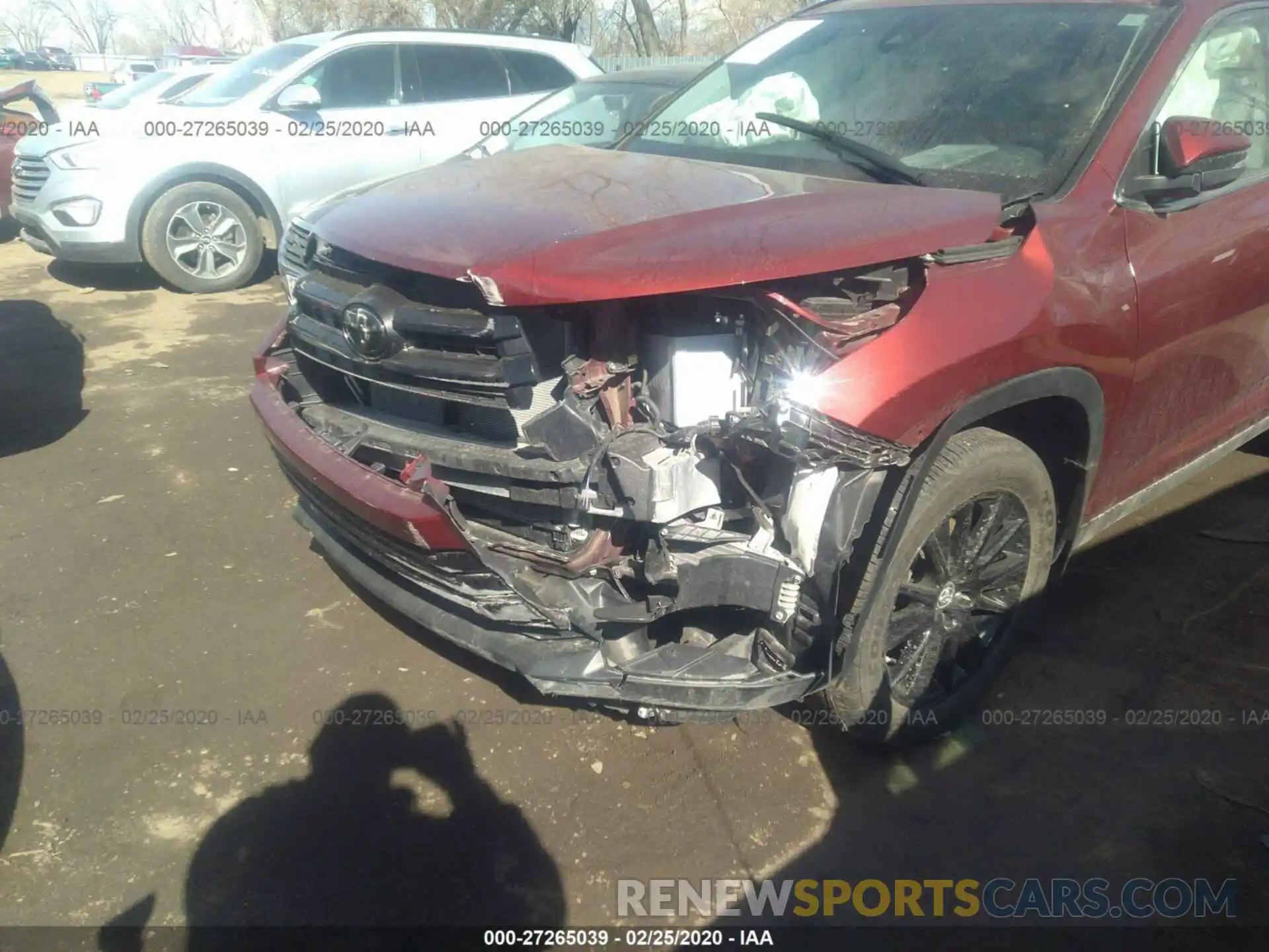 6 Photograph of a damaged car 5TDJZRFH5KS588165 TOYOTA HIGHLANDER 2019