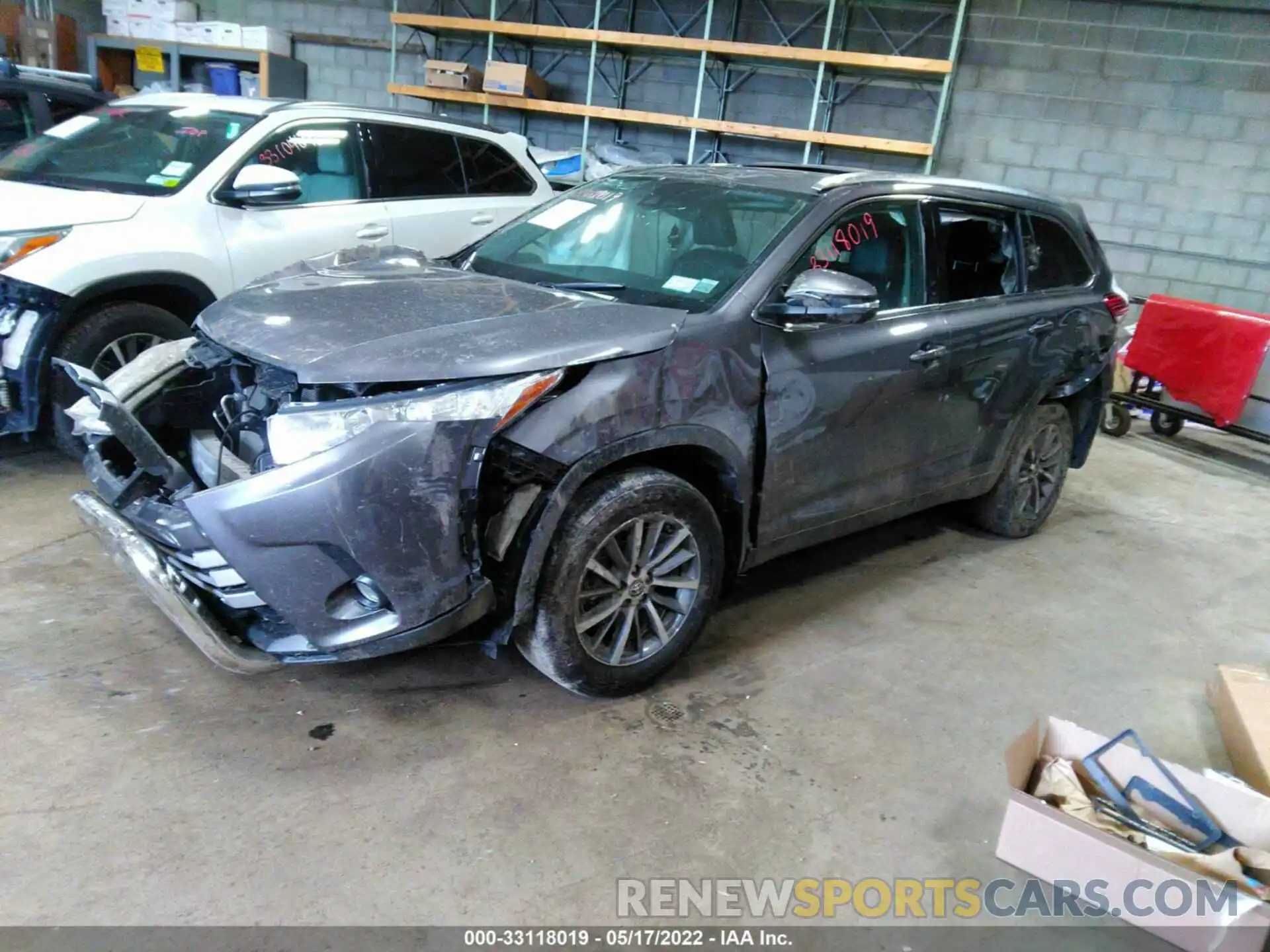 2 Photograph of a damaged car 5TDJZRFH5KS588294 TOYOTA HIGHLANDER 2019