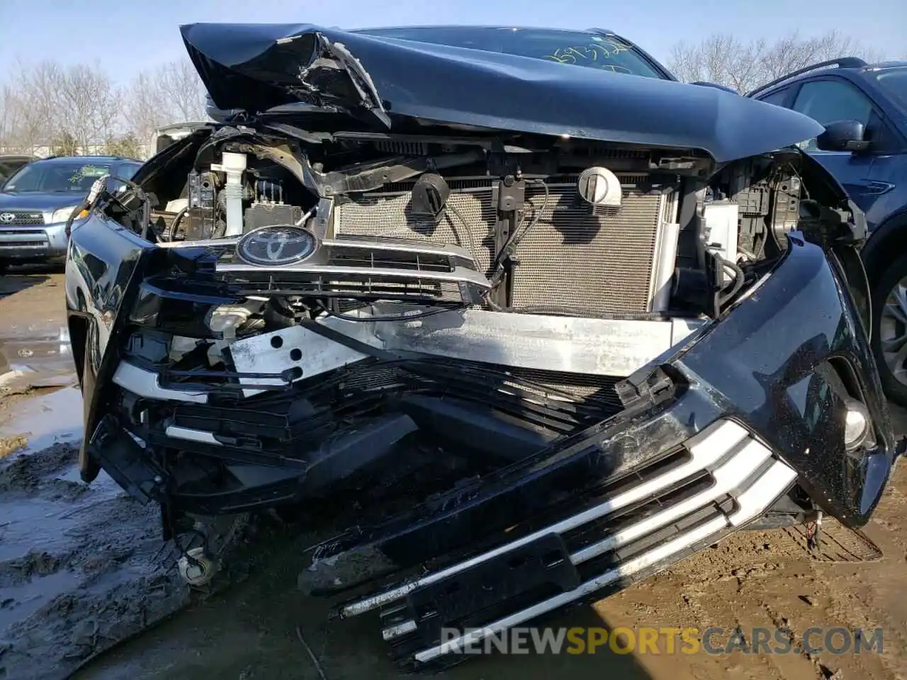 9 Photograph of a damaged car 5TDJZRFH5KS588649 TOYOTA HIGHLANDER 2019