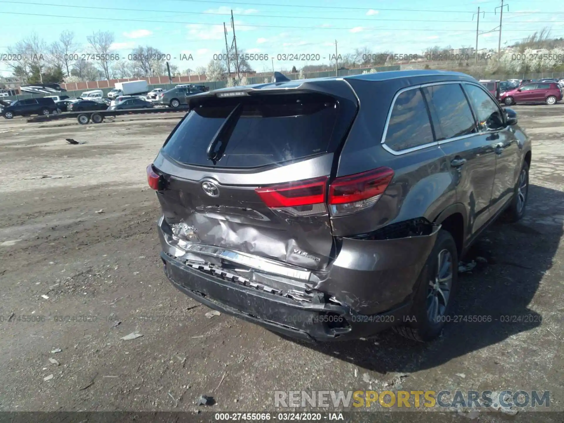 4 Photograph of a damaged car 5TDJZRFH5KS594953 TOYOTA HIGHLANDER 2019