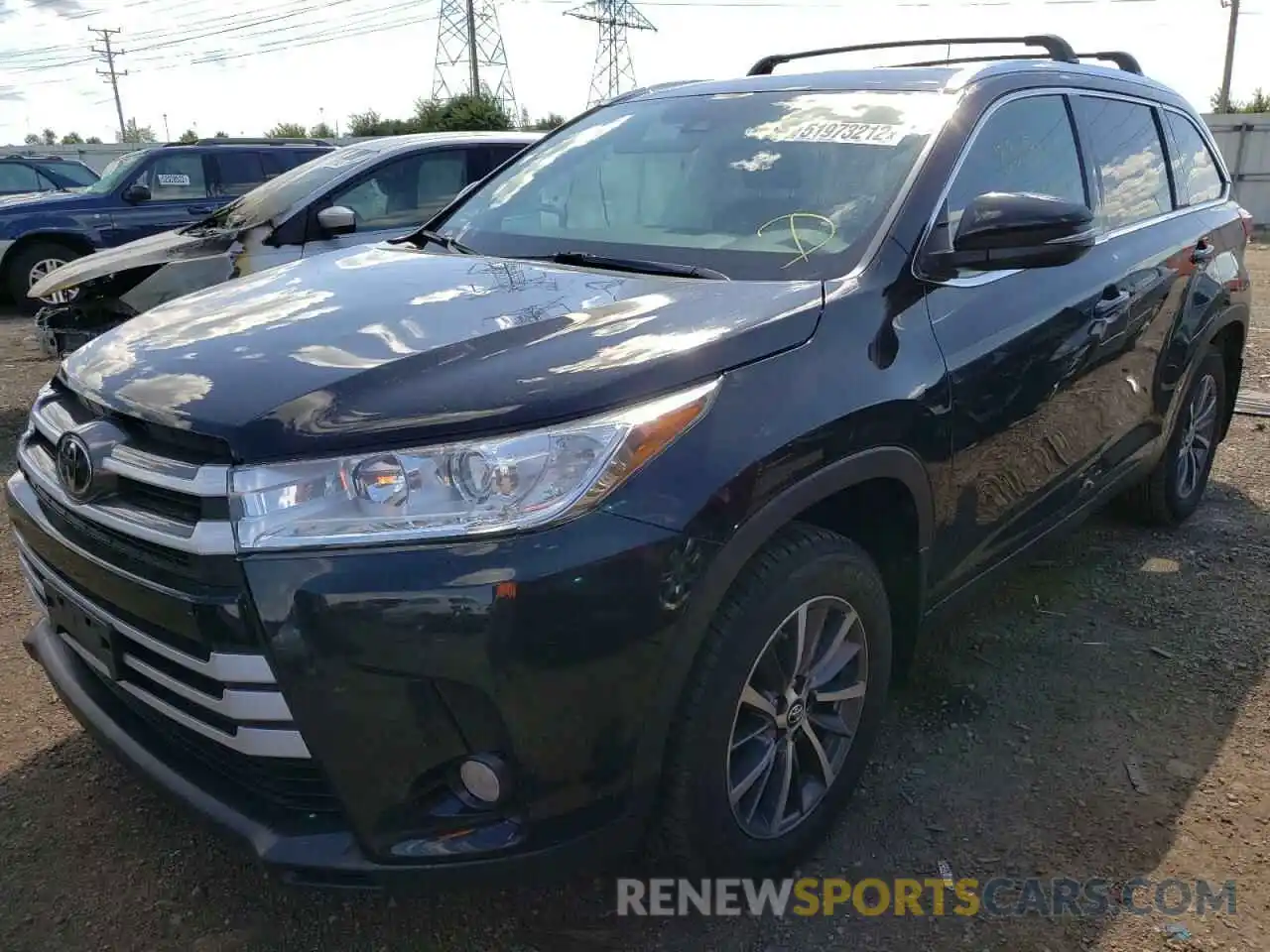 2 Photograph of a damaged car 5TDJZRFH5KS595181 TOYOTA HIGHLANDER 2019