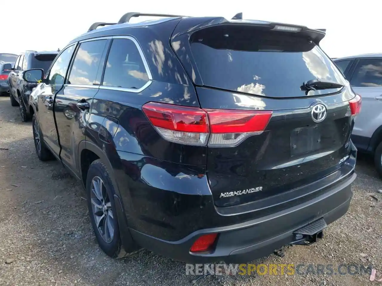 3 Photograph of a damaged car 5TDJZRFH5KS595181 TOYOTA HIGHLANDER 2019