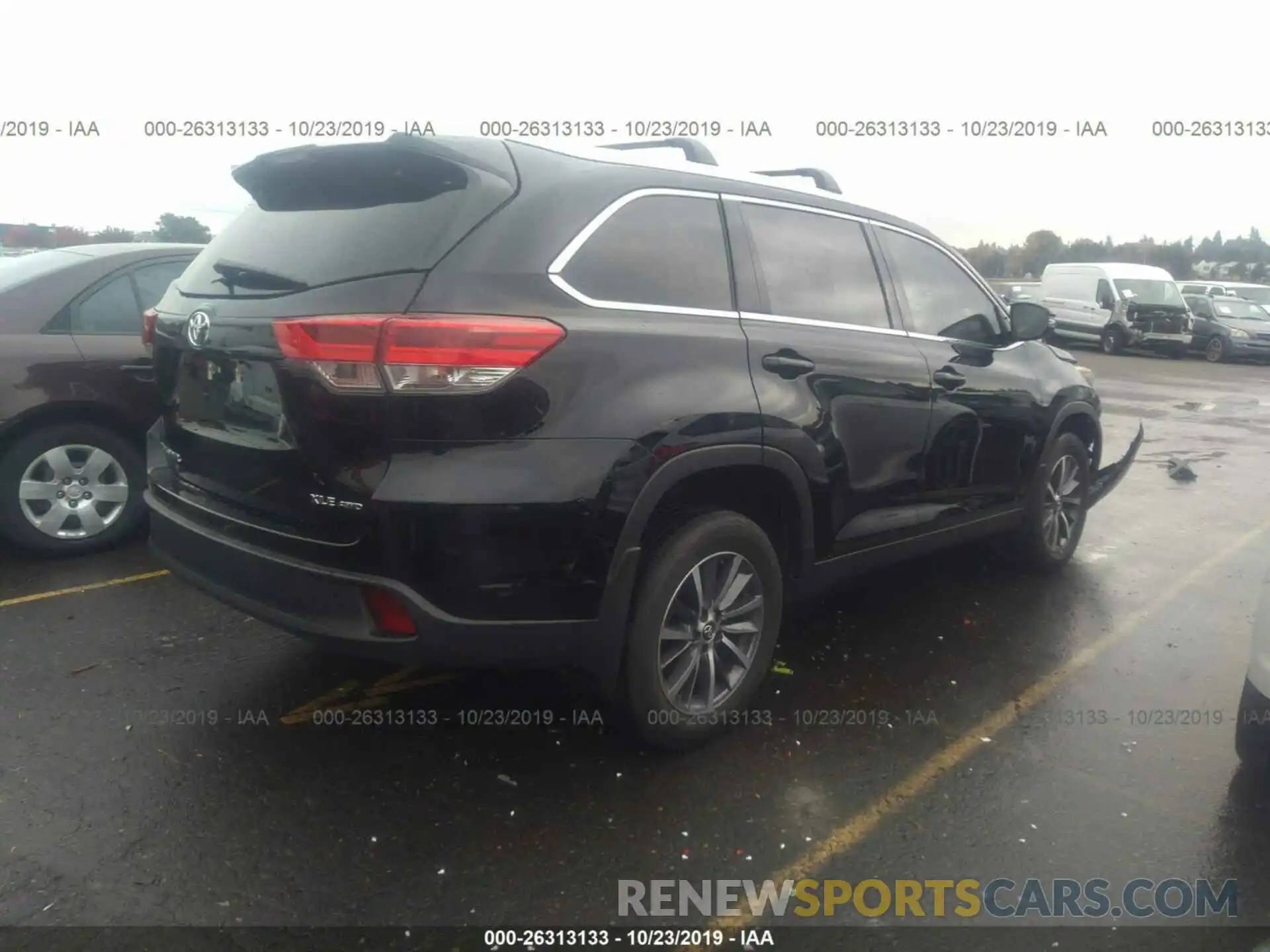 4 Photograph of a damaged car 5TDJZRFH5KS597187 TOYOTA HIGHLANDER 2019