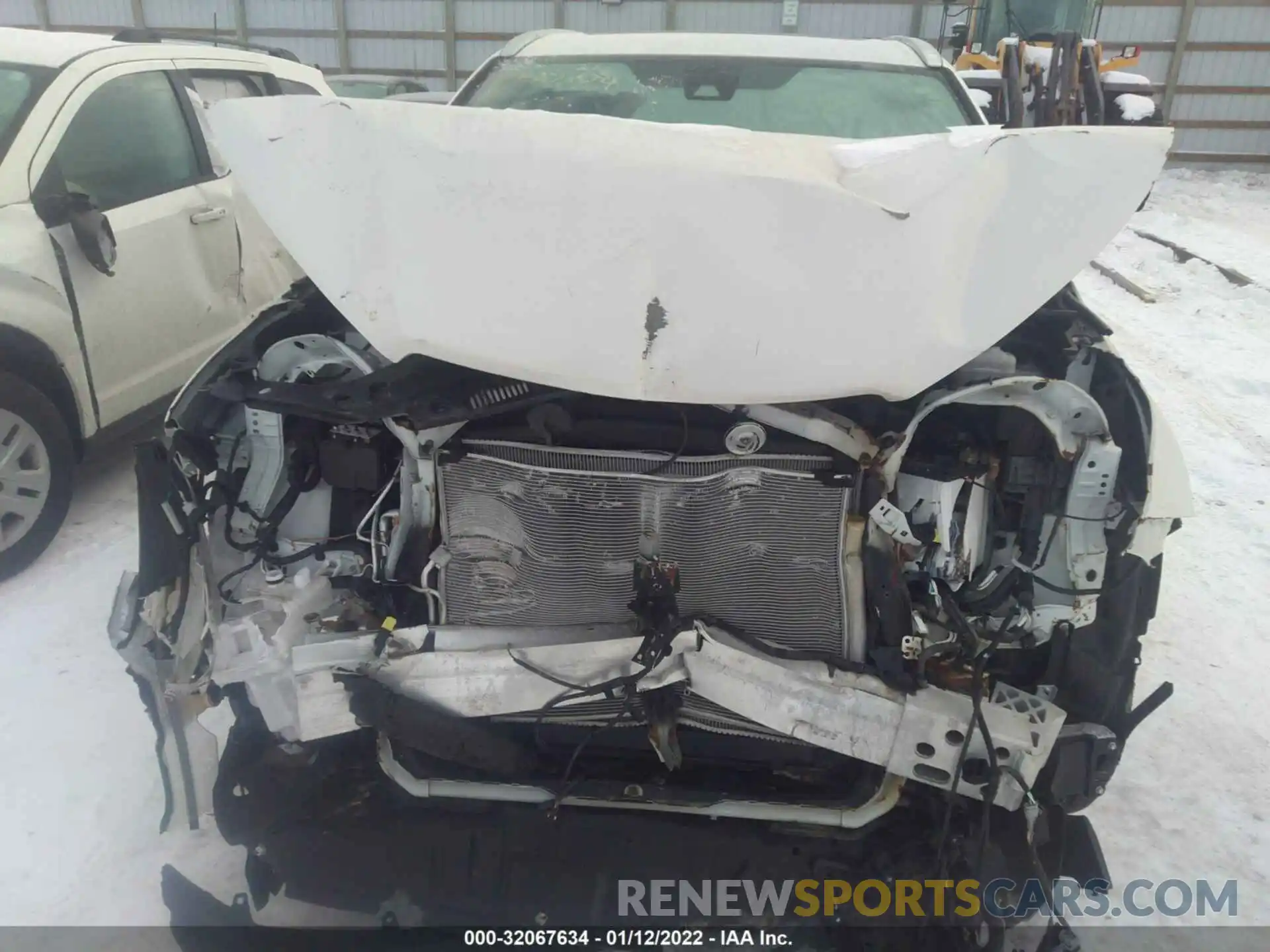 10 Photograph of a damaged car 5TDJZRFH5KS598016 TOYOTA HIGHLANDER 2019