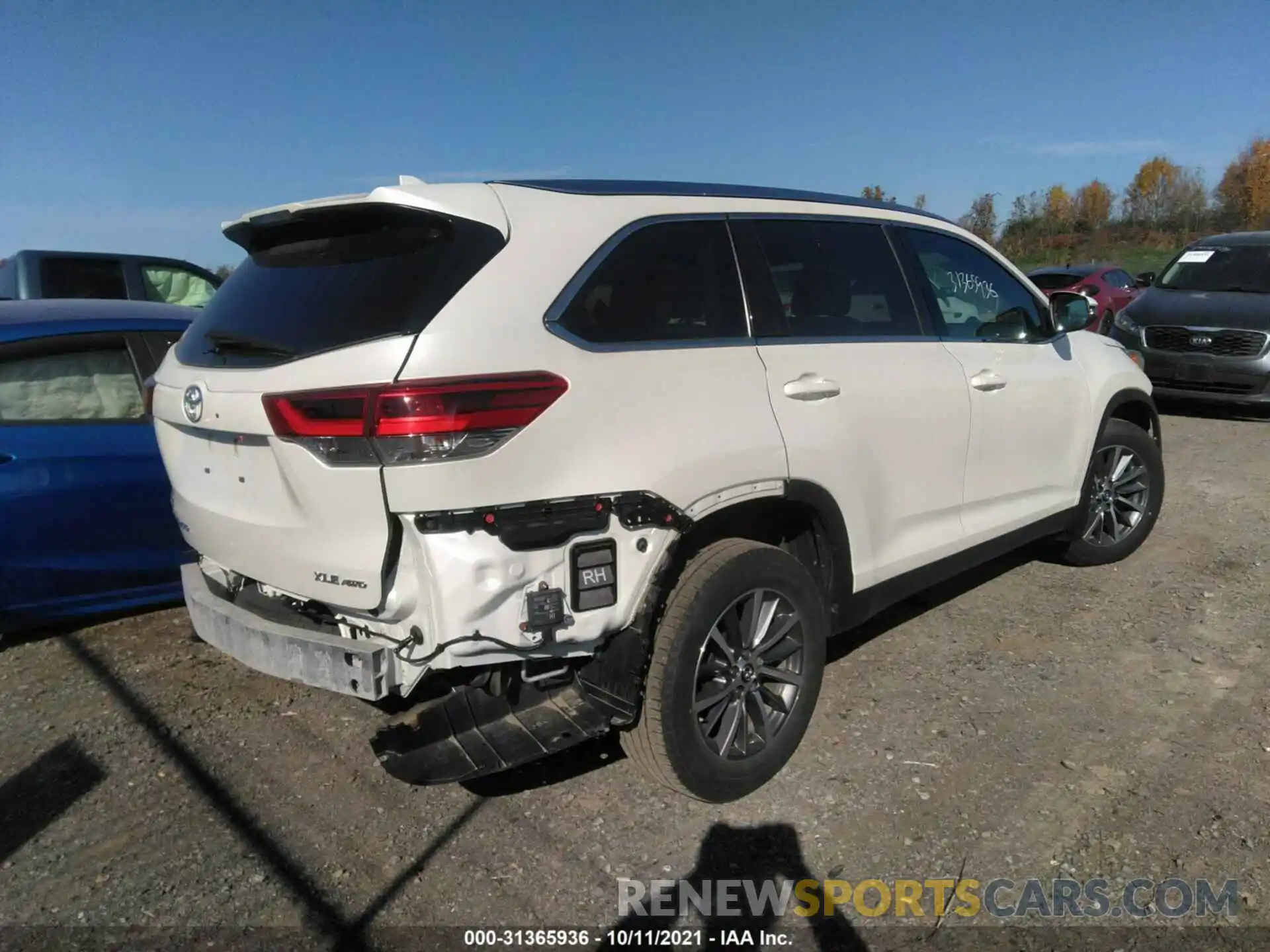 4 Фотография поврежденного автомобиля 5TDJZRFH5KS598517 TOYOTA HIGHLANDER 2019