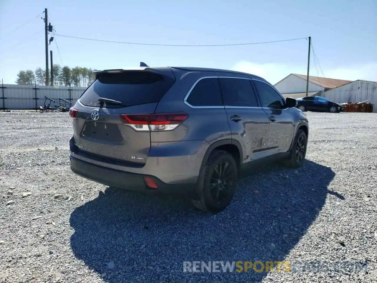 4 Photograph of a damaged car 5TDJZRFH5KS601044 TOYOTA HIGHLANDER 2019