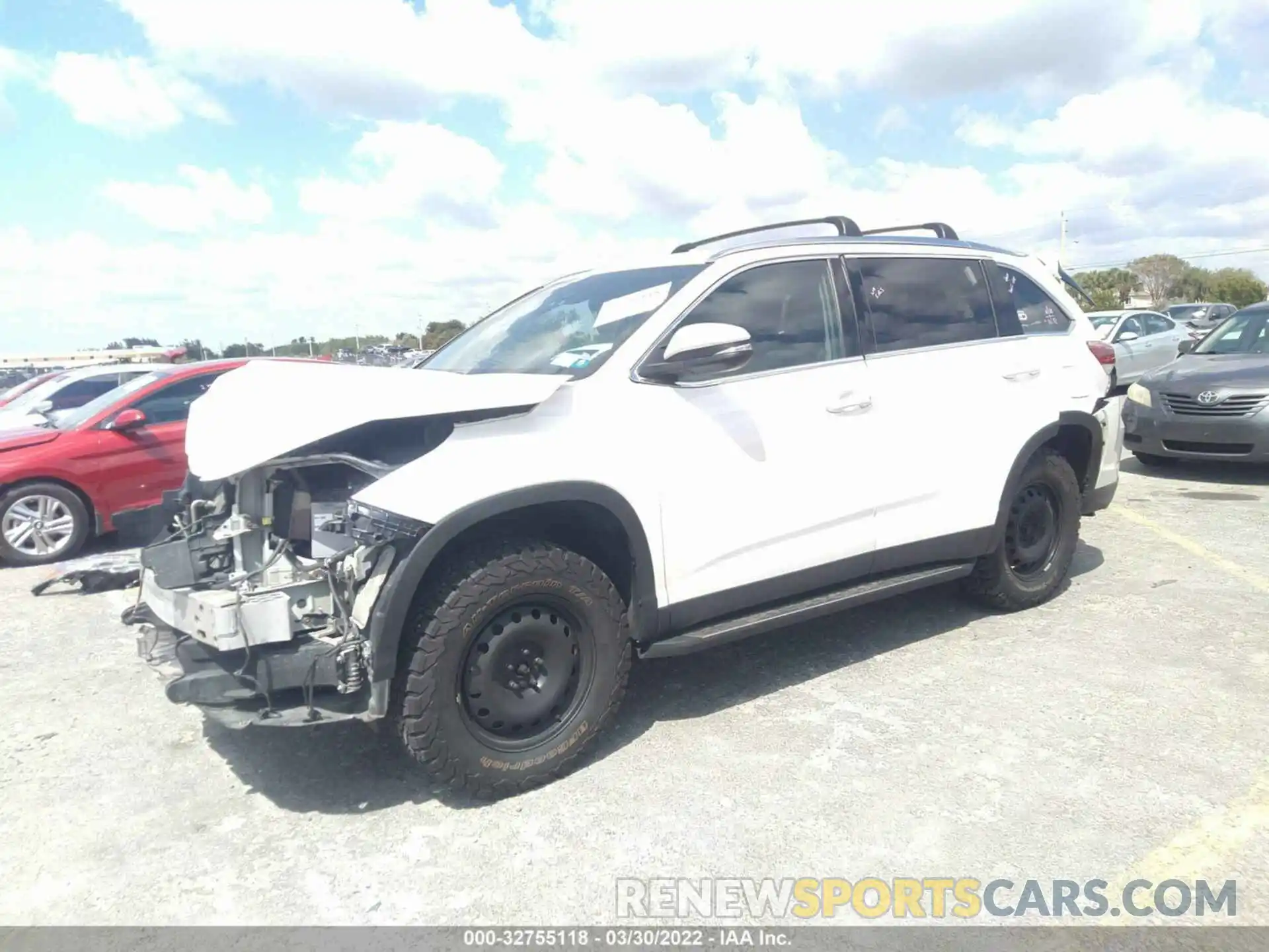 2 Photograph of a damaged car 5TDJZRFH5KS605322 TOYOTA HIGHLANDER 2019