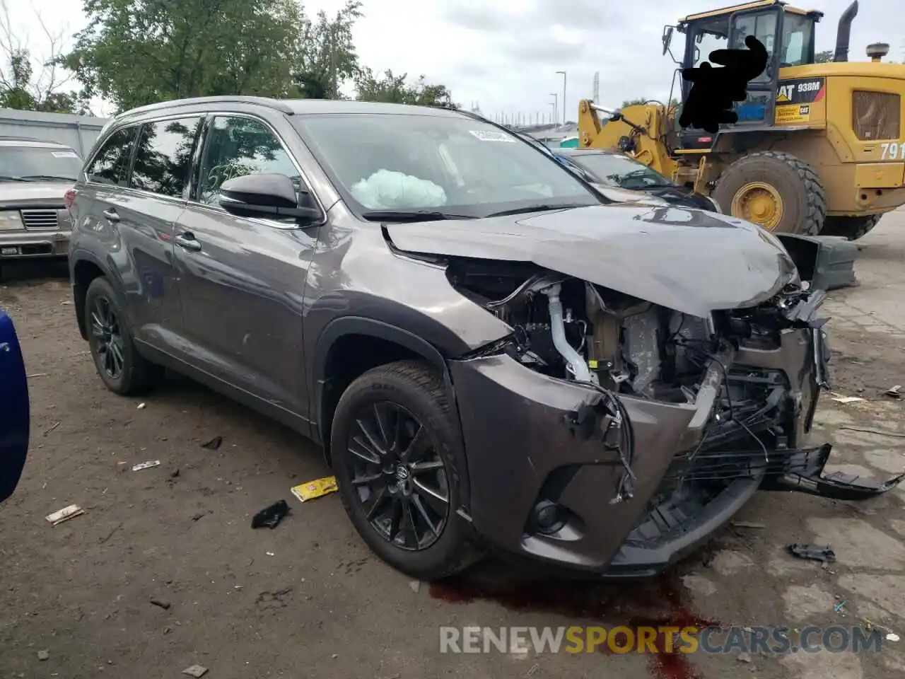 1 Photograph of a damaged car 5TDJZRFH5KS605997 TOYOTA HIGHLANDER 2019