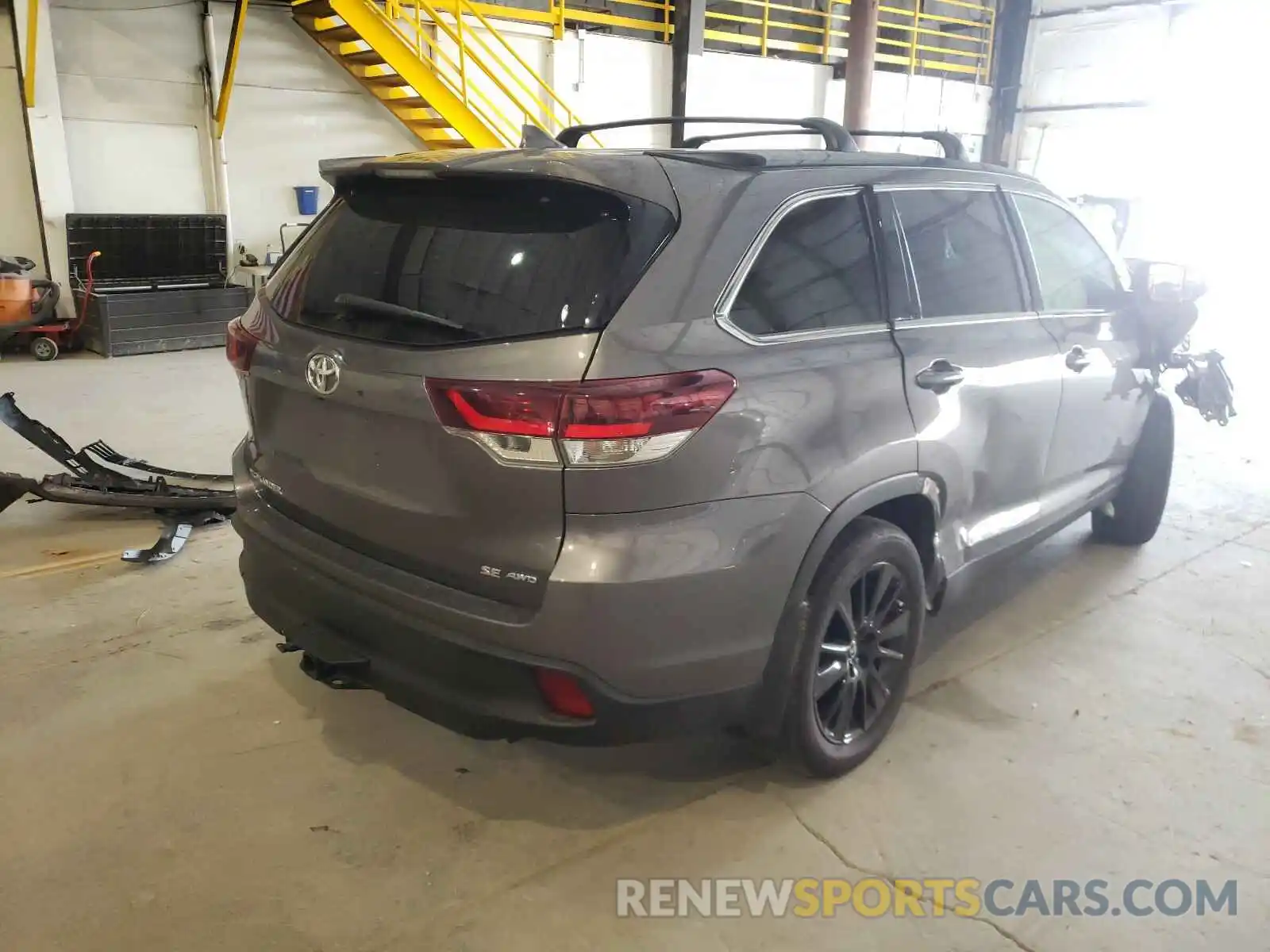 4 Фотография поврежденного автомобиля 5TDJZRFH5KS607068 TOYOTA HIGHLANDER 2019