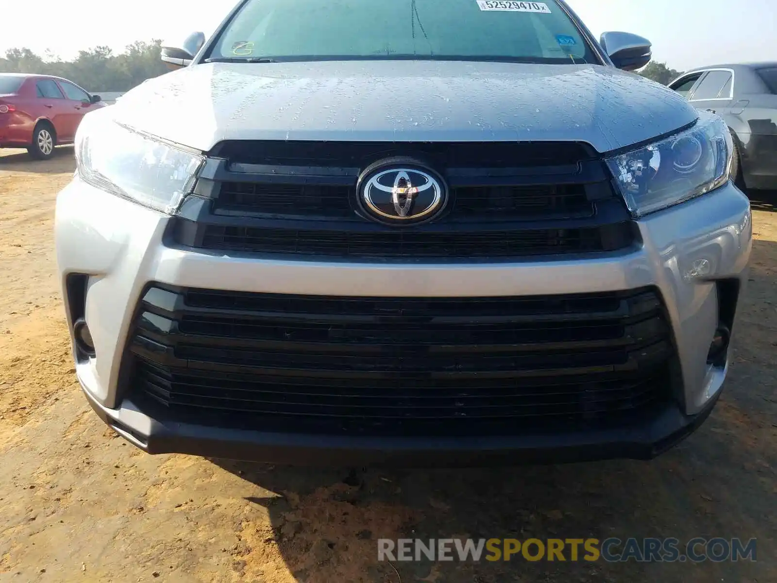 9 Photograph of a damaged car 5TDJZRFH5KS607541 TOYOTA HIGHLANDER 2019