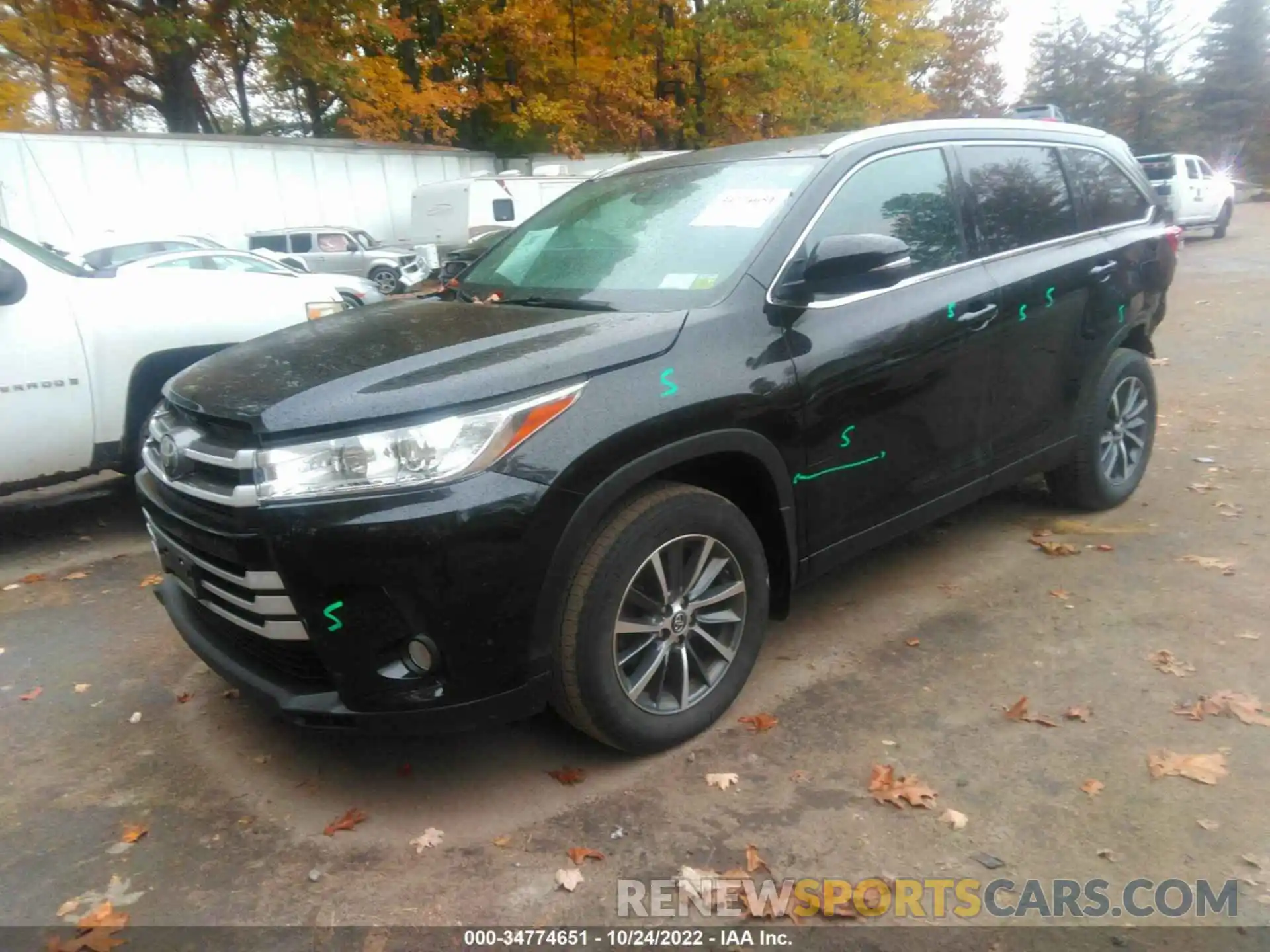 2 Photograph of a damaged car 5TDJZRFH5KS610665 TOYOTA HIGHLANDER 2019