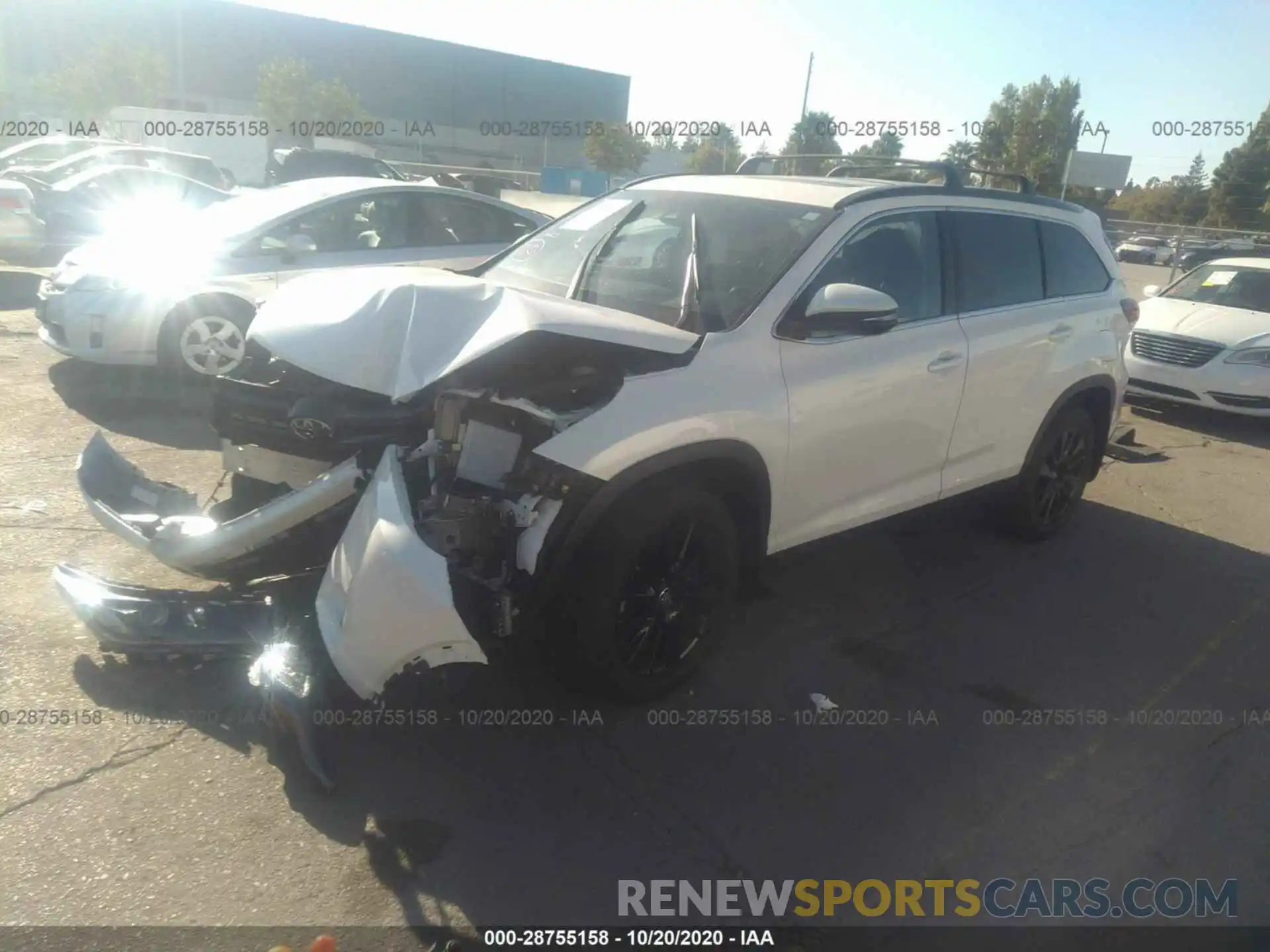 2 Photograph of a damaged car 5TDJZRFH5KS612772 TOYOTA HIGHLANDER 2019