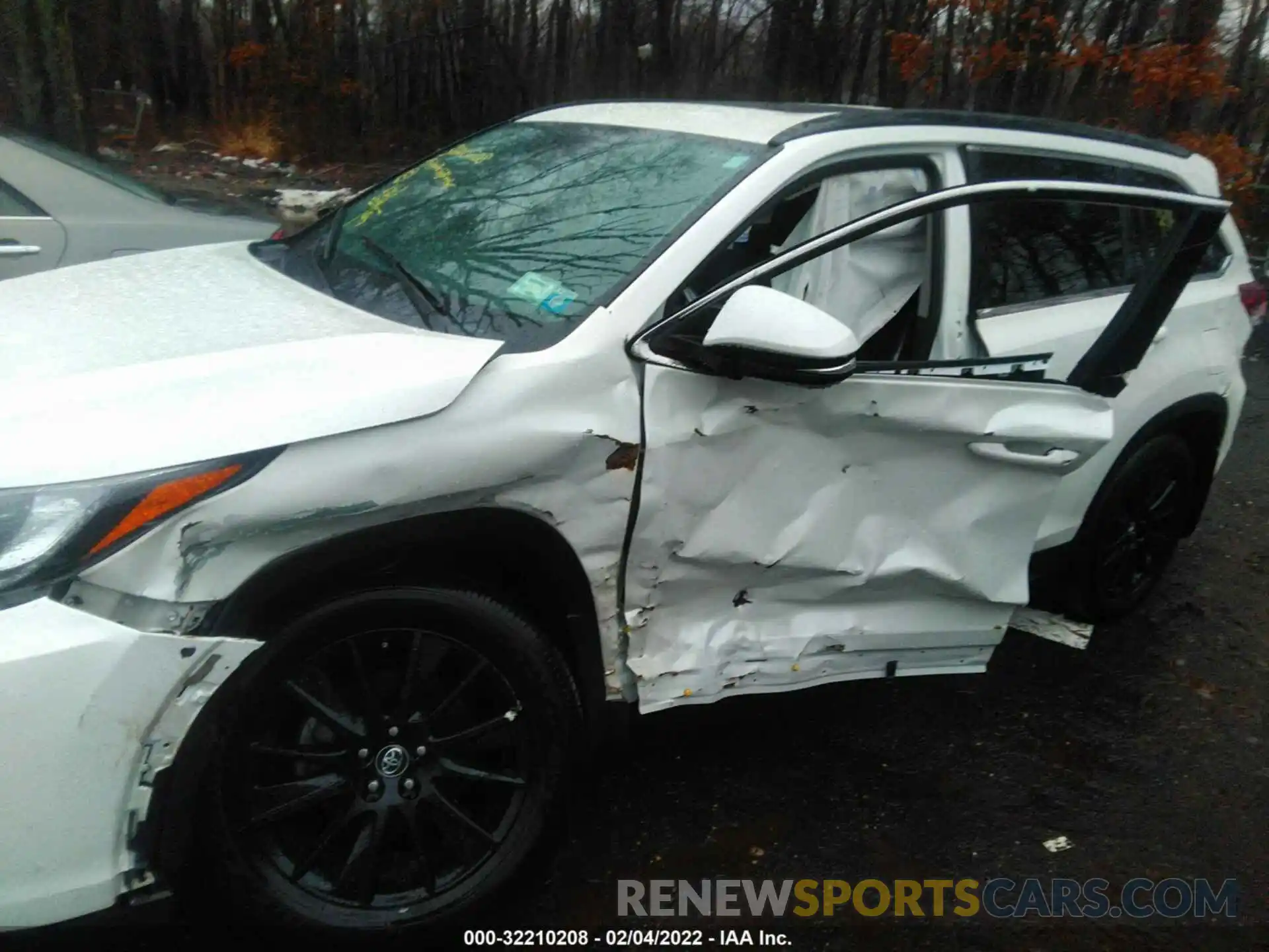 6 Photograph of a damaged car 5TDJZRFH5KS613761 TOYOTA HIGHLANDER 2019