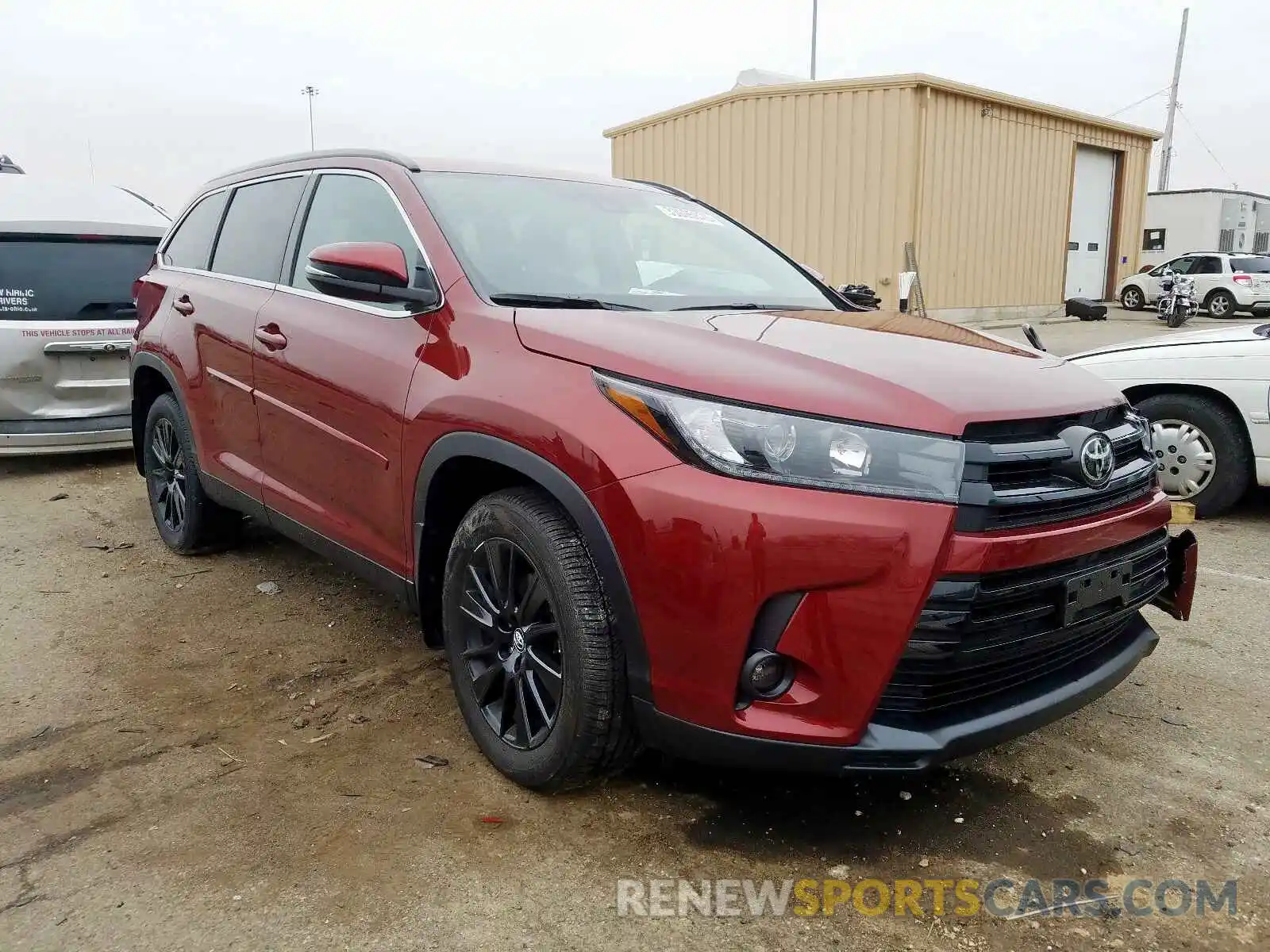 1 Photograph of a damaged car 5TDJZRFH5KS614795 TOYOTA HIGHLANDER 2019