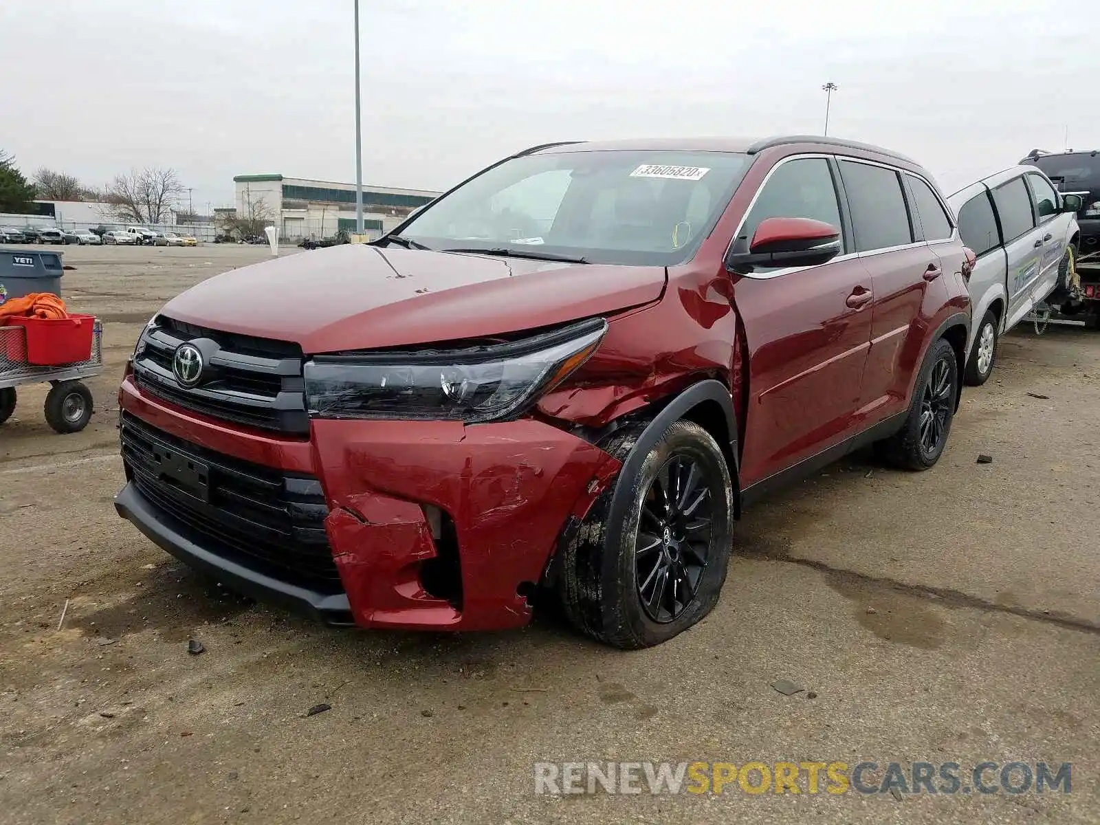 2 Photograph of a damaged car 5TDJZRFH5KS614795 TOYOTA HIGHLANDER 2019