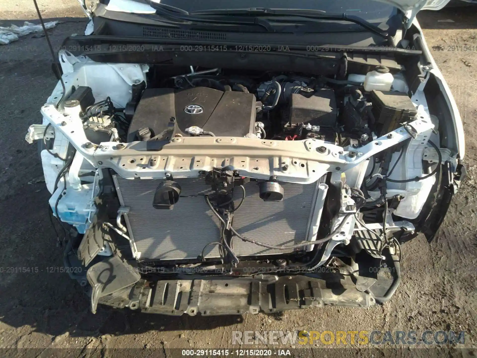 10 Photograph of a damaged car 5TDJZRFH5KS614828 TOYOTA HIGHLANDER 2019