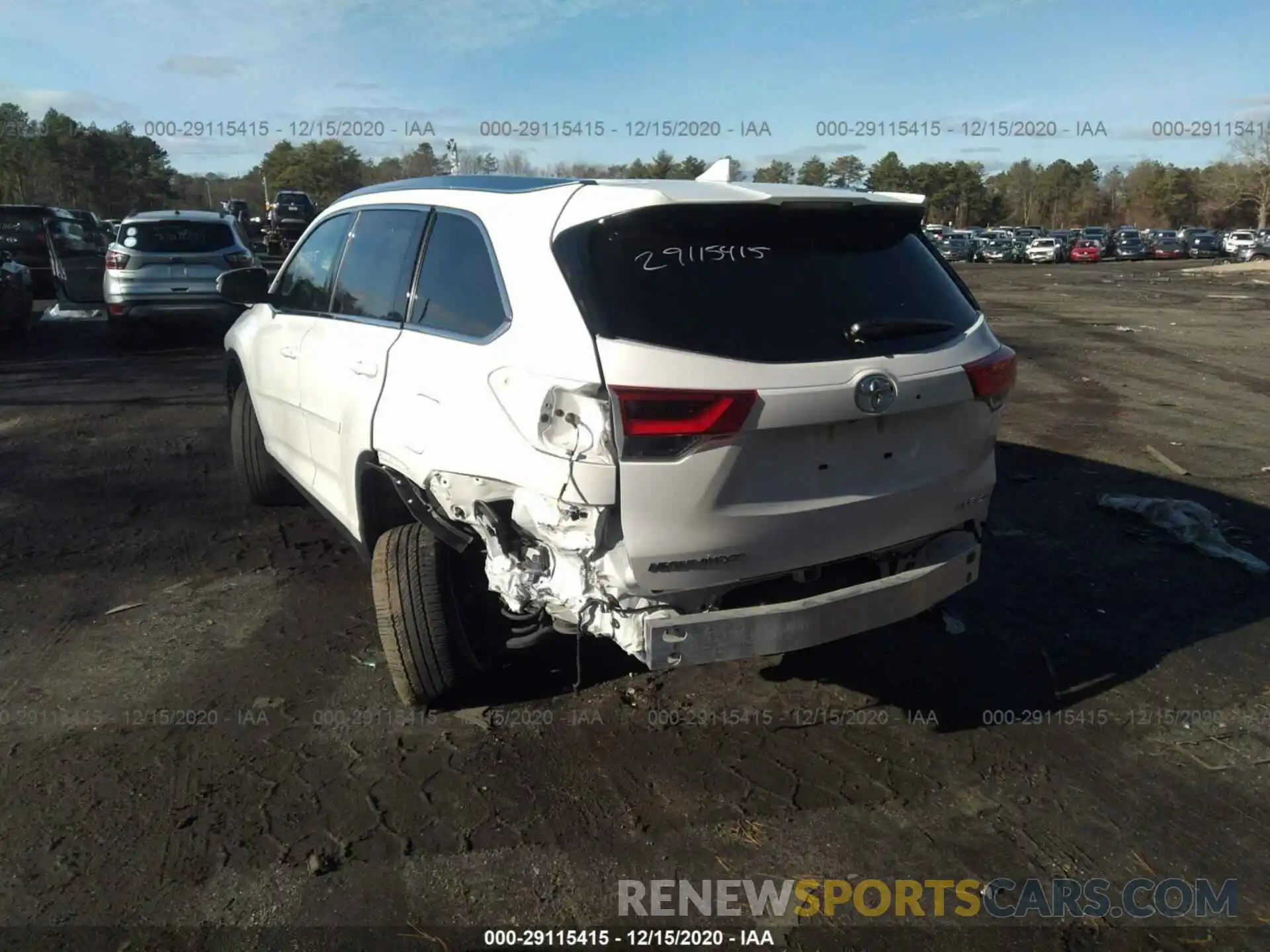 3 Photograph of a damaged car 5TDJZRFH5KS614828 TOYOTA HIGHLANDER 2019