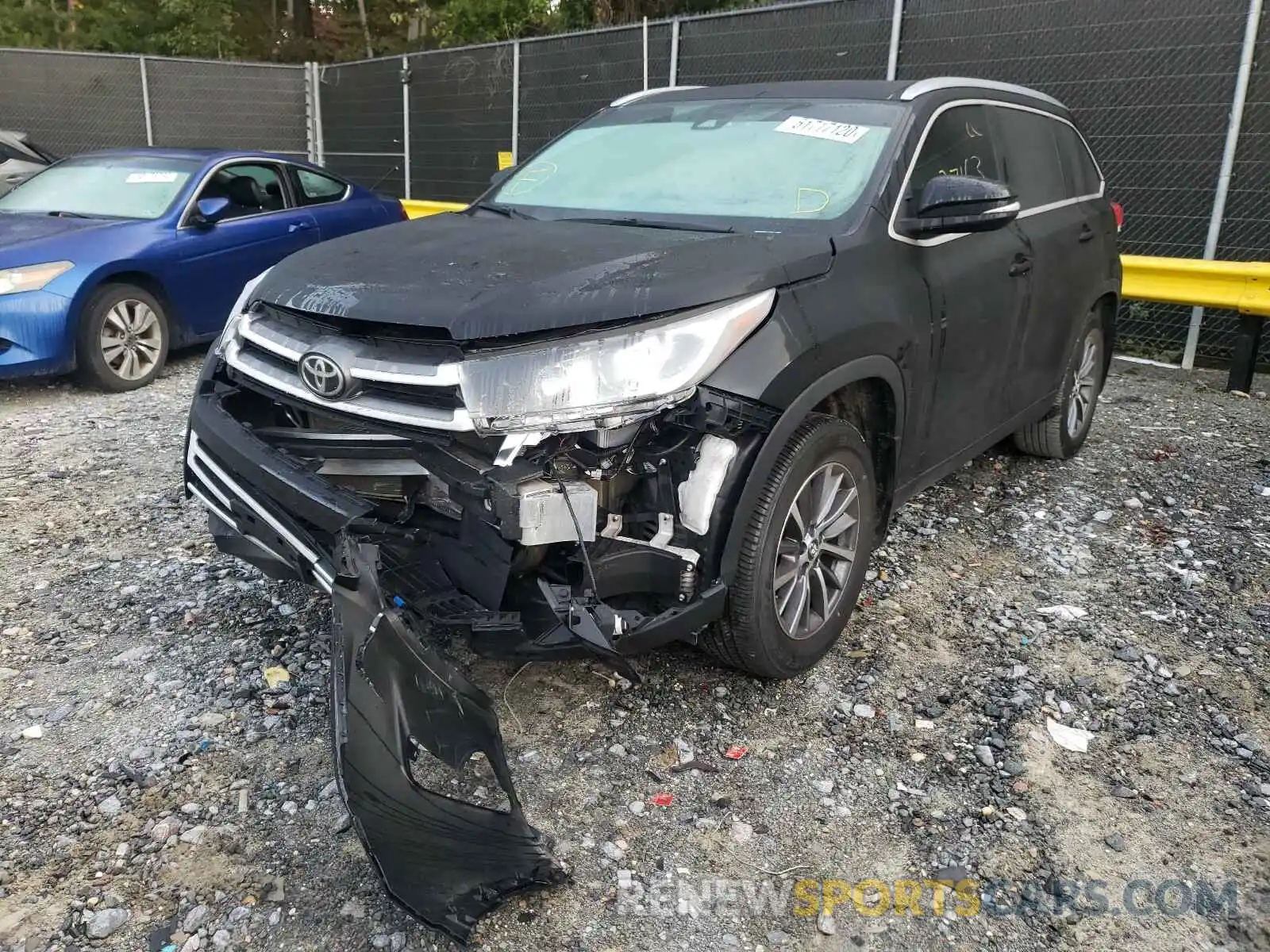 2 Photograph of a damaged car 5TDJZRFH5KS616594 TOYOTA HIGHLANDER 2019
