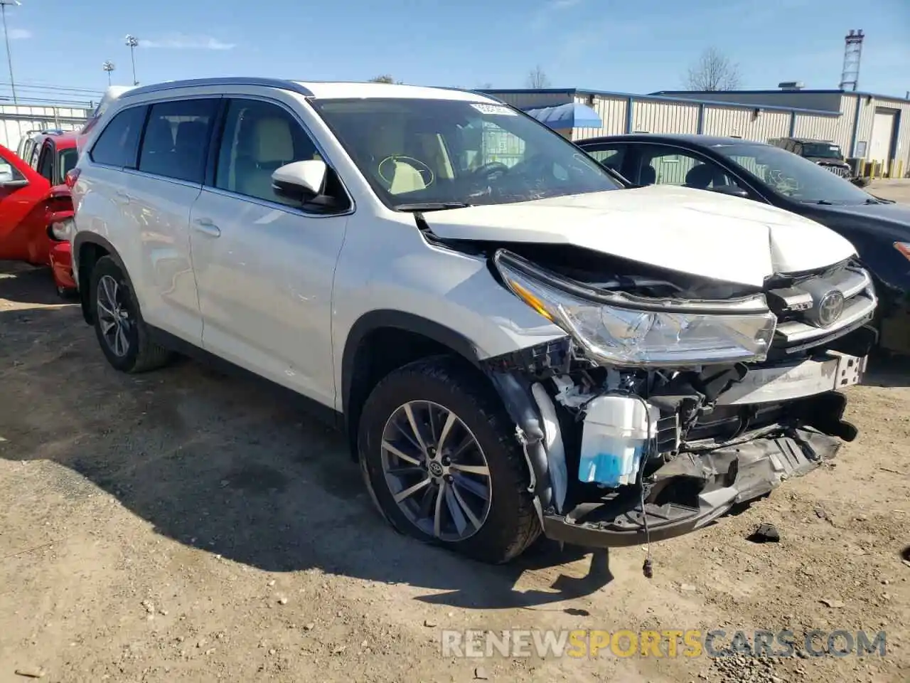 1 Photograph of a damaged car 5TDJZRFH5KS618166 TOYOTA HIGHLANDER 2019