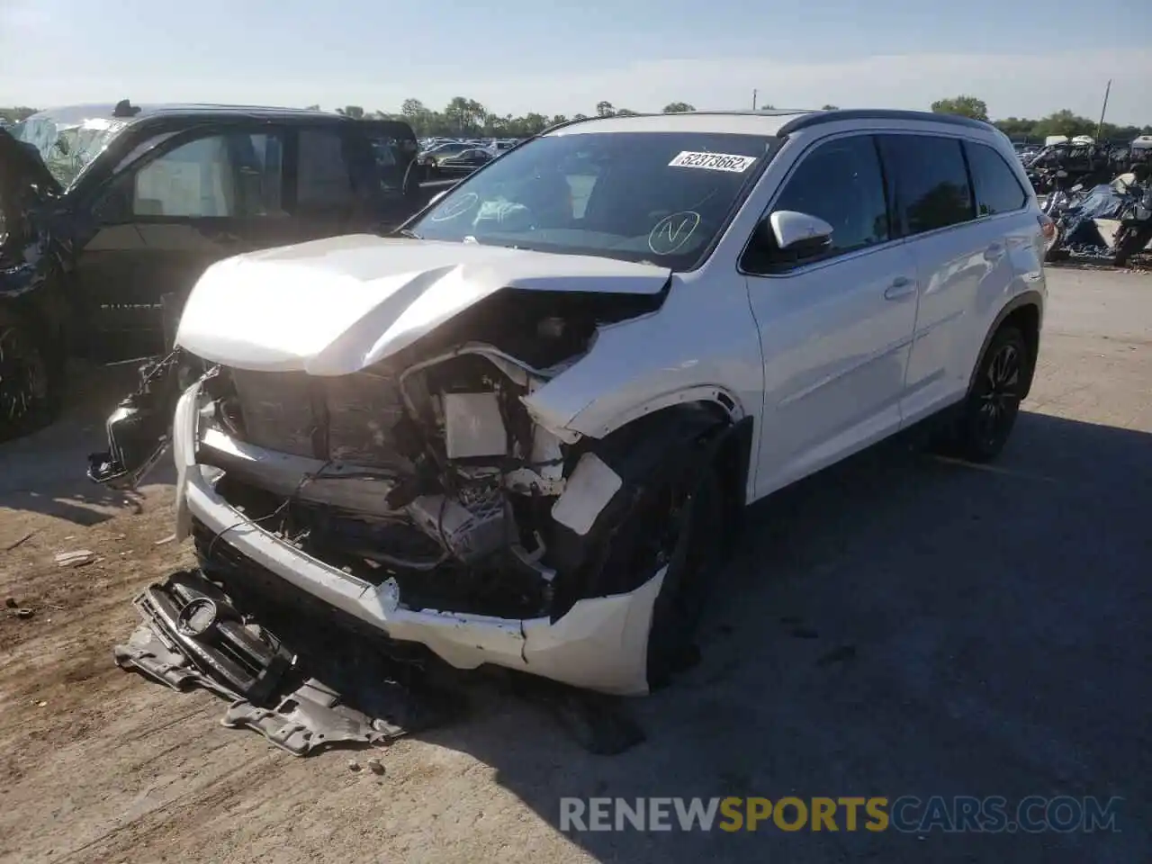 2 Photograph of a damaged car 5TDJZRFH5KS620502 TOYOTA HIGHLANDER 2019