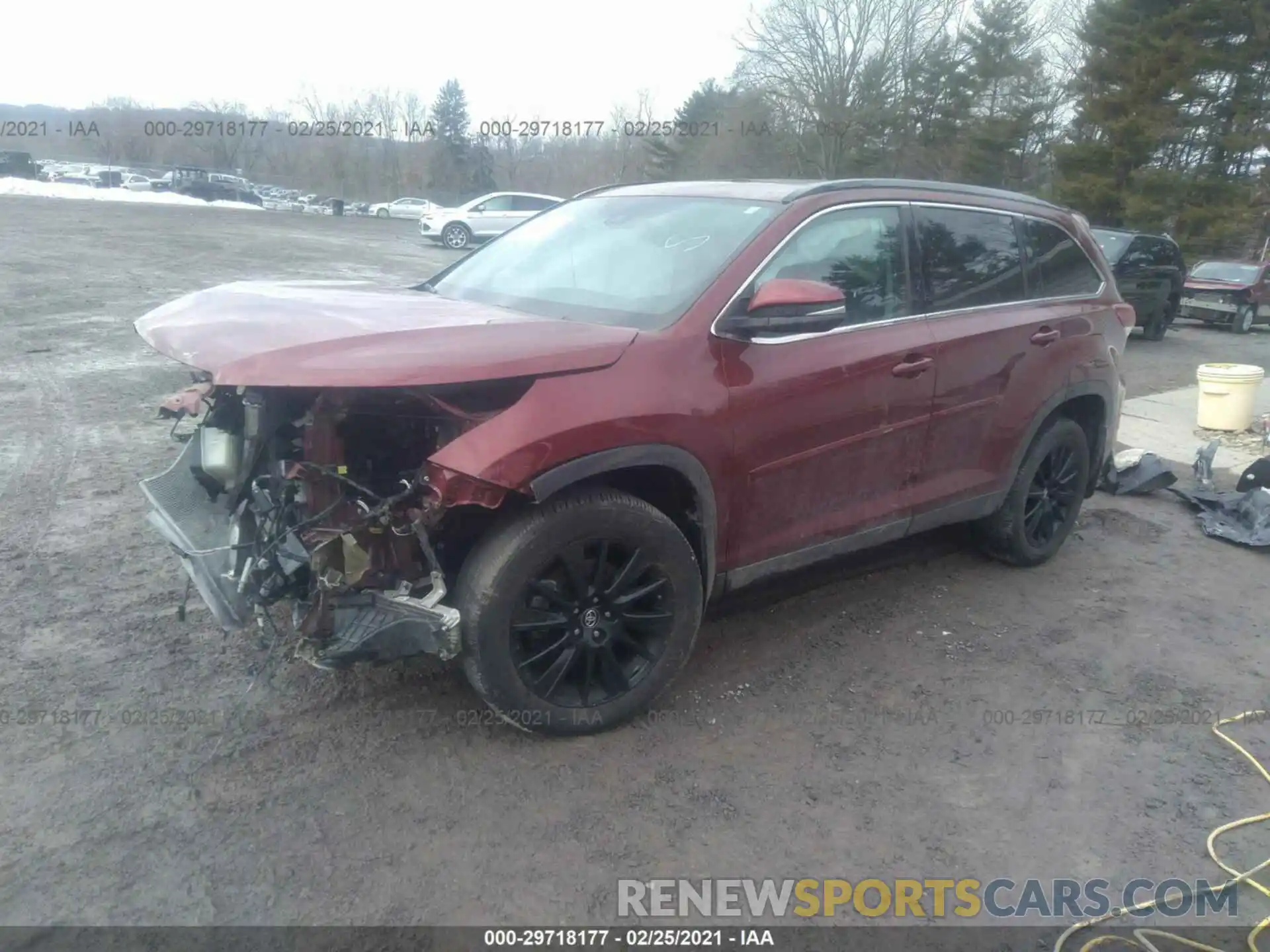 2 Photograph of a damaged car 5TDJZRFH5KS622007 TOYOTA HIGHLANDER 2019