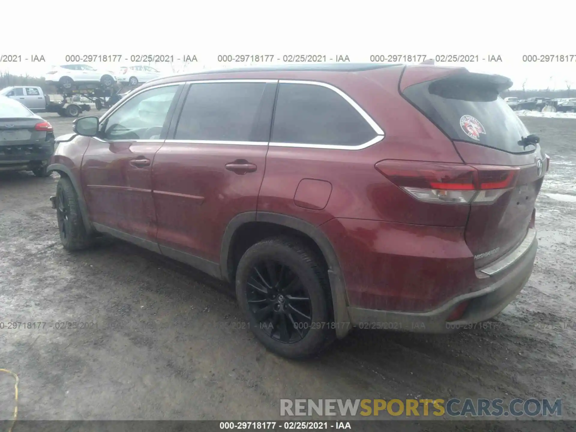 3 Photograph of a damaged car 5TDJZRFH5KS622007 TOYOTA HIGHLANDER 2019