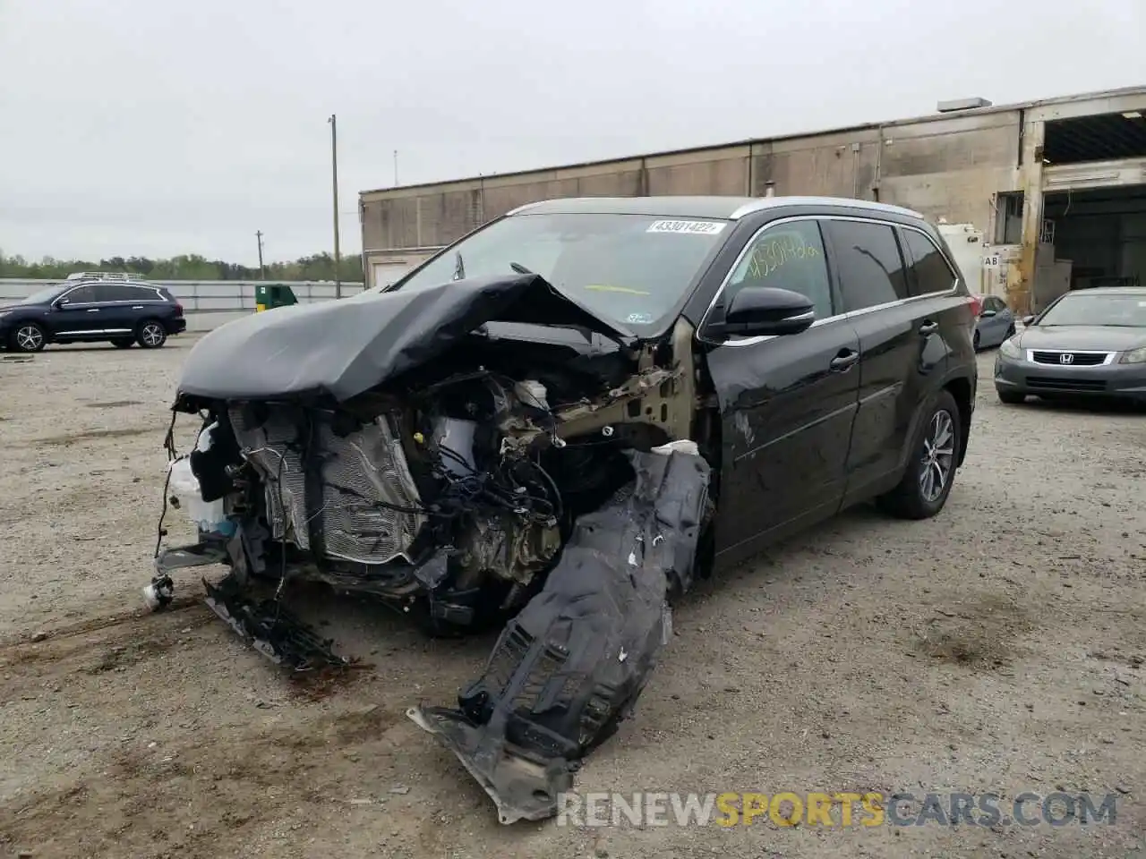 2 Photograph of a damaged car 5TDJZRFH5KS625912 TOYOTA HIGHLANDER 2019