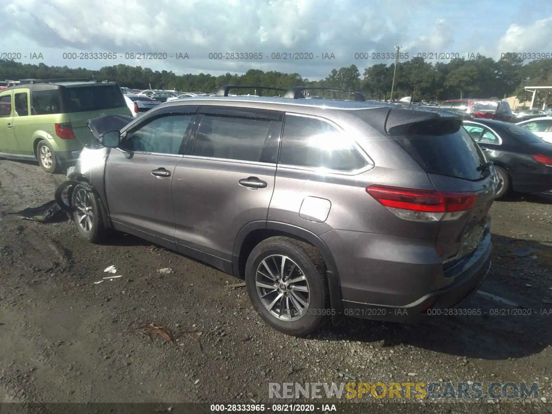 3 Photograph of a damaged car 5TDJZRFH5KS626705 TOYOTA HIGHLANDER 2019