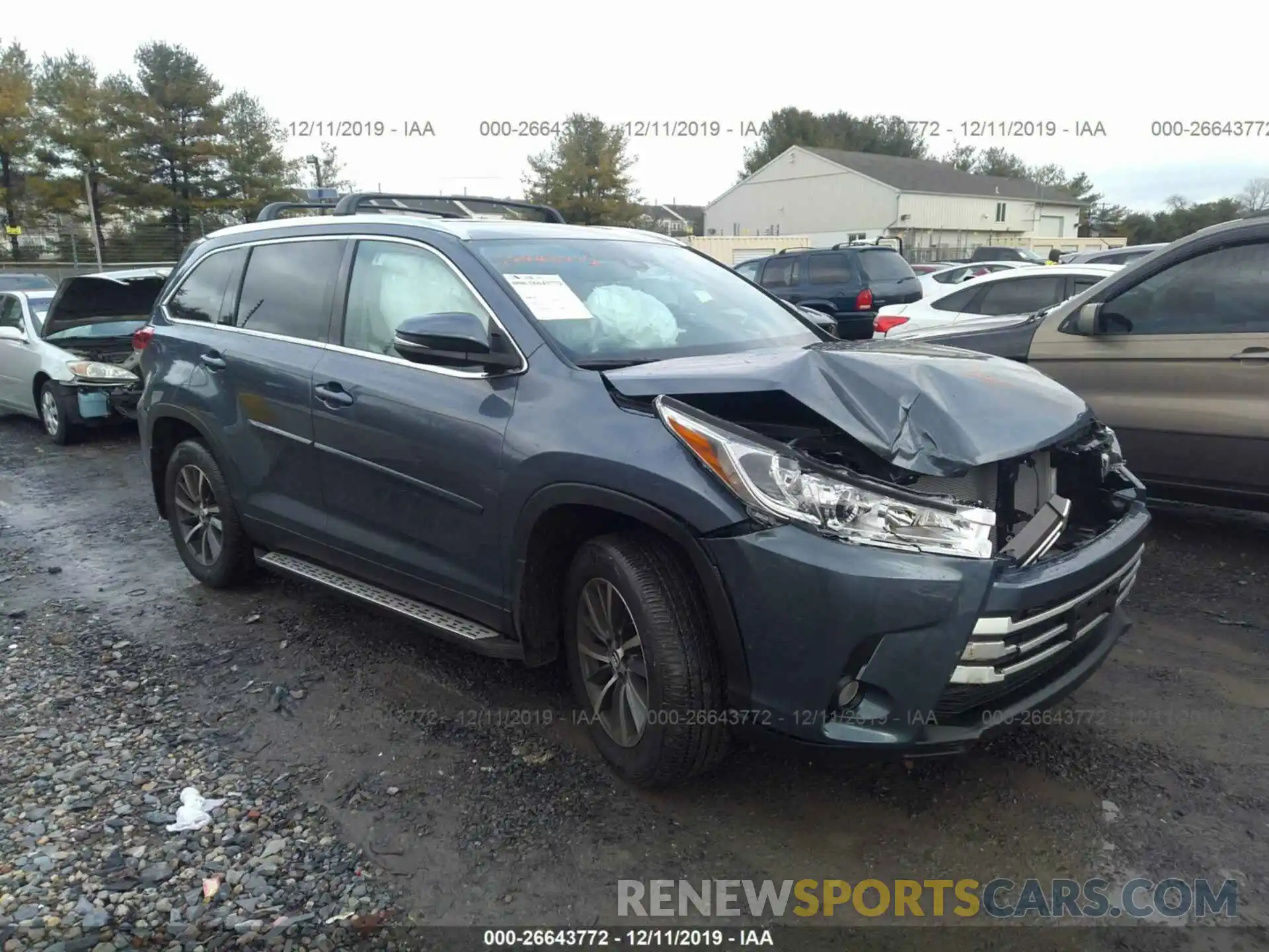 1 Photograph of a damaged car 5TDJZRFH5KS703136 TOYOTA HIGHLANDER 2019