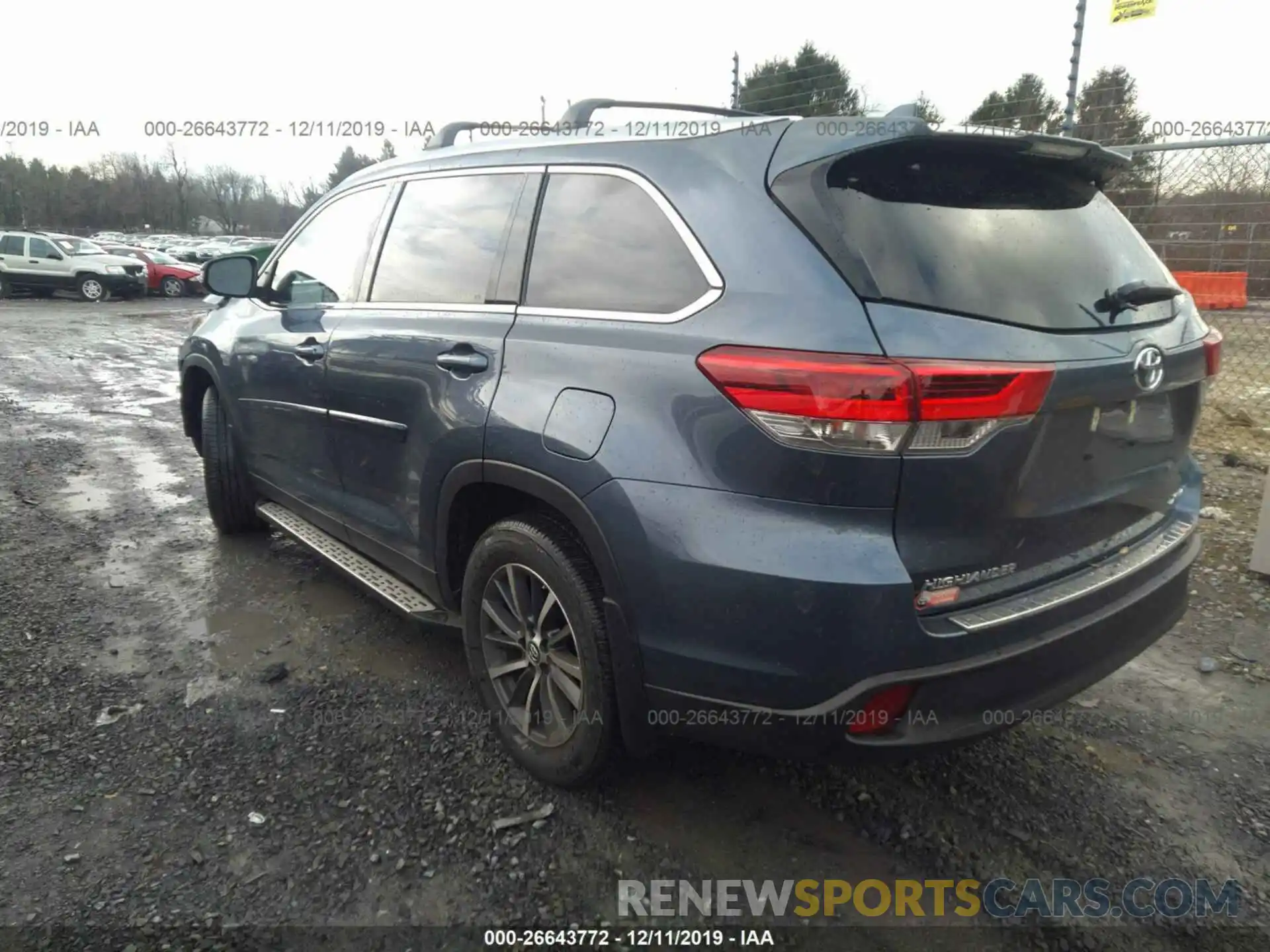 3 Photograph of a damaged car 5TDJZRFH5KS703136 TOYOTA HIGHLANDER 2019