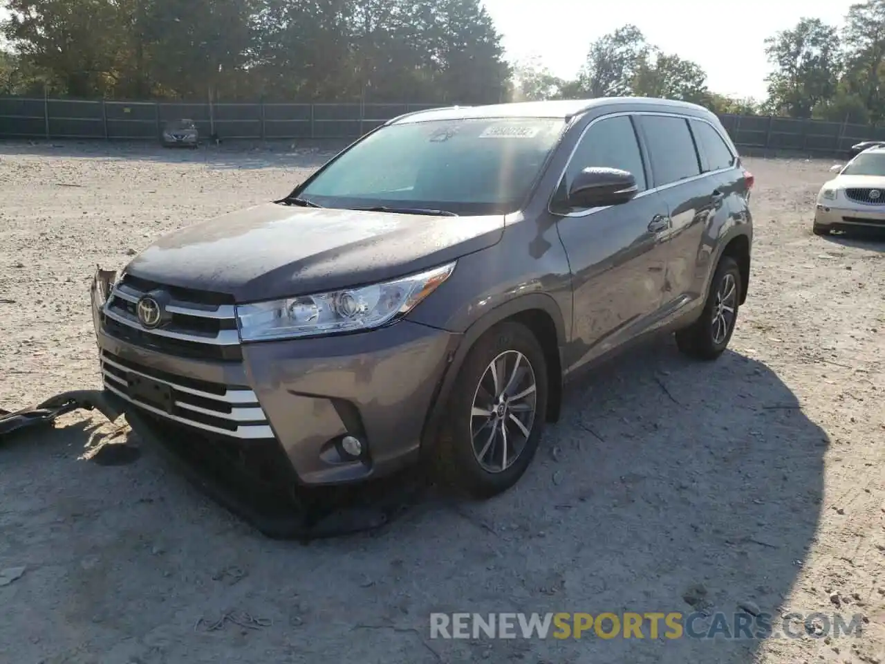 2 Photograph of a damaged car 5TDJZRFH5KS704030 TOYOTA HIGHLANDER 2019