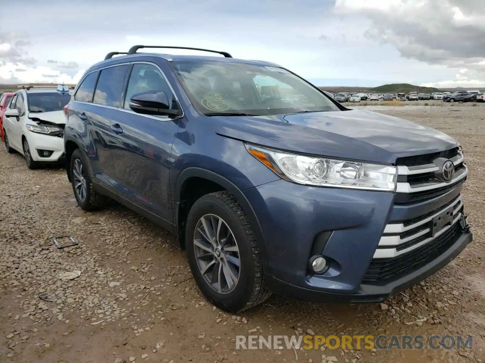 1 Photograph of a damaged car 5TDJZRFH5KS708062 TOYOTA HIGHLANDER 2019