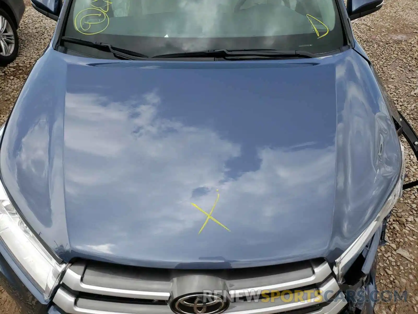 7 Photograph of a damaged car 5TDJZRFH5KS708062 TOYOTA HIGHLANDER 2019