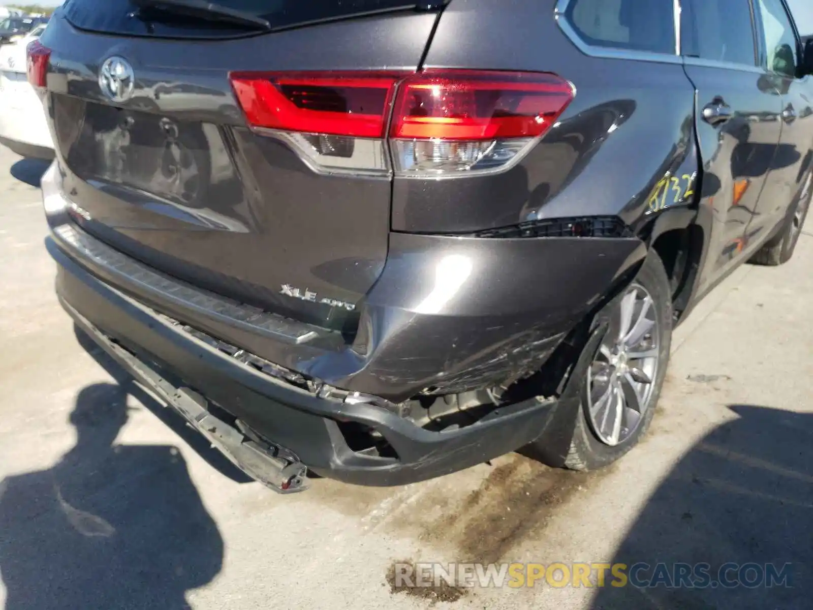 9 Фотография поврежденного автомобиля 5TDJZRFH5KS717098 TOYOTA HIGHLANDER 2019