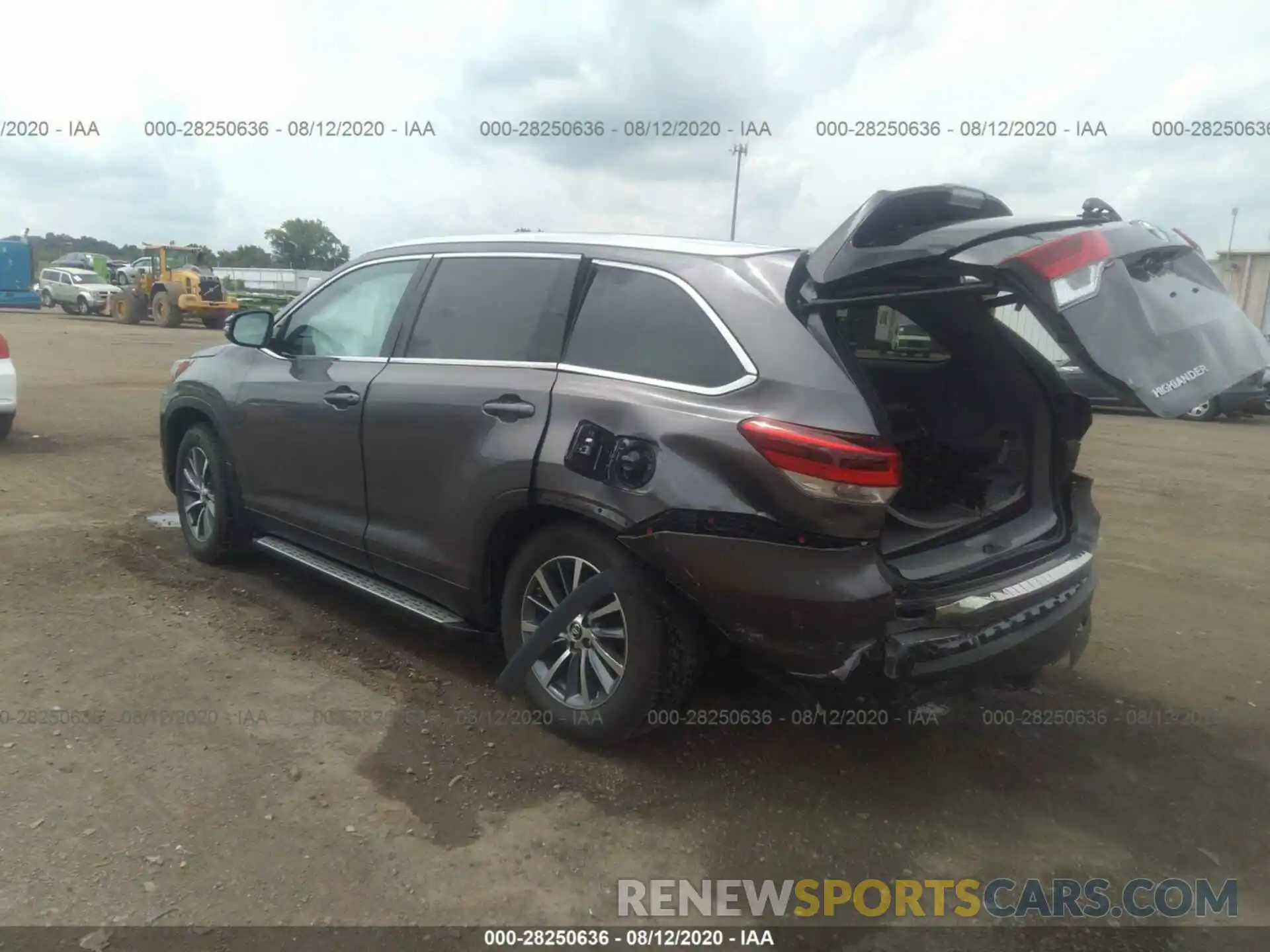 3 Photograph of a damaged car 5TDJZRFH5KS730000 TOYOTA HIGHLANDER 2019