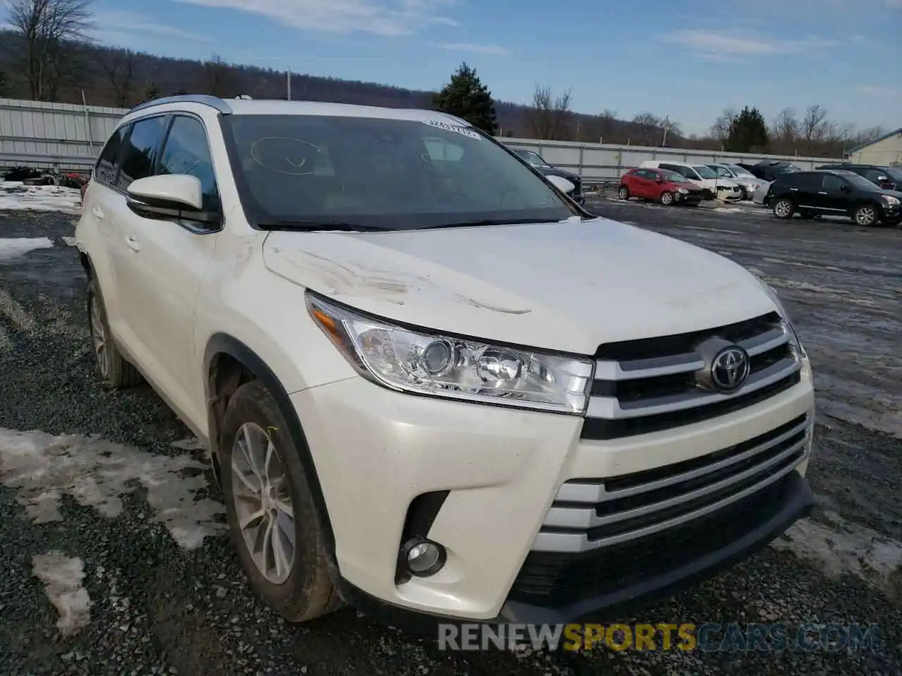 1 Photograph of a damaged car 5TDJZRFH5KS734094 TOYOTA HIGHLANDER 2019