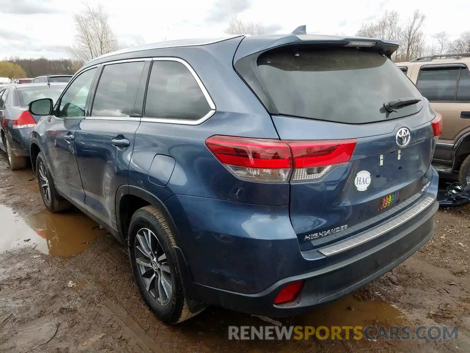 3 Photograph of a damaged car 5TDJZRFH5KS736220 TOYOTA HIGHLANDER 2019