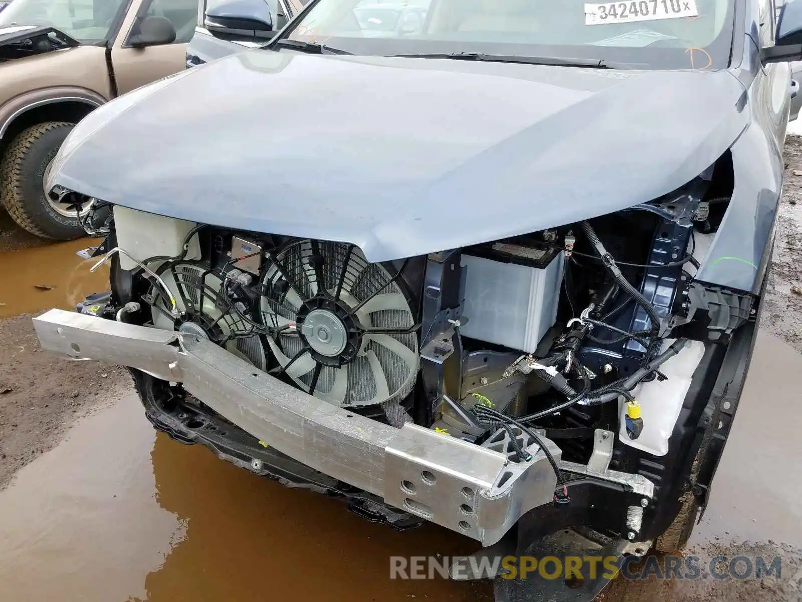 9 Photograph of a damaged car 5TDJZRFH5KS736220 TOYOTA HIGHLANDER 2019