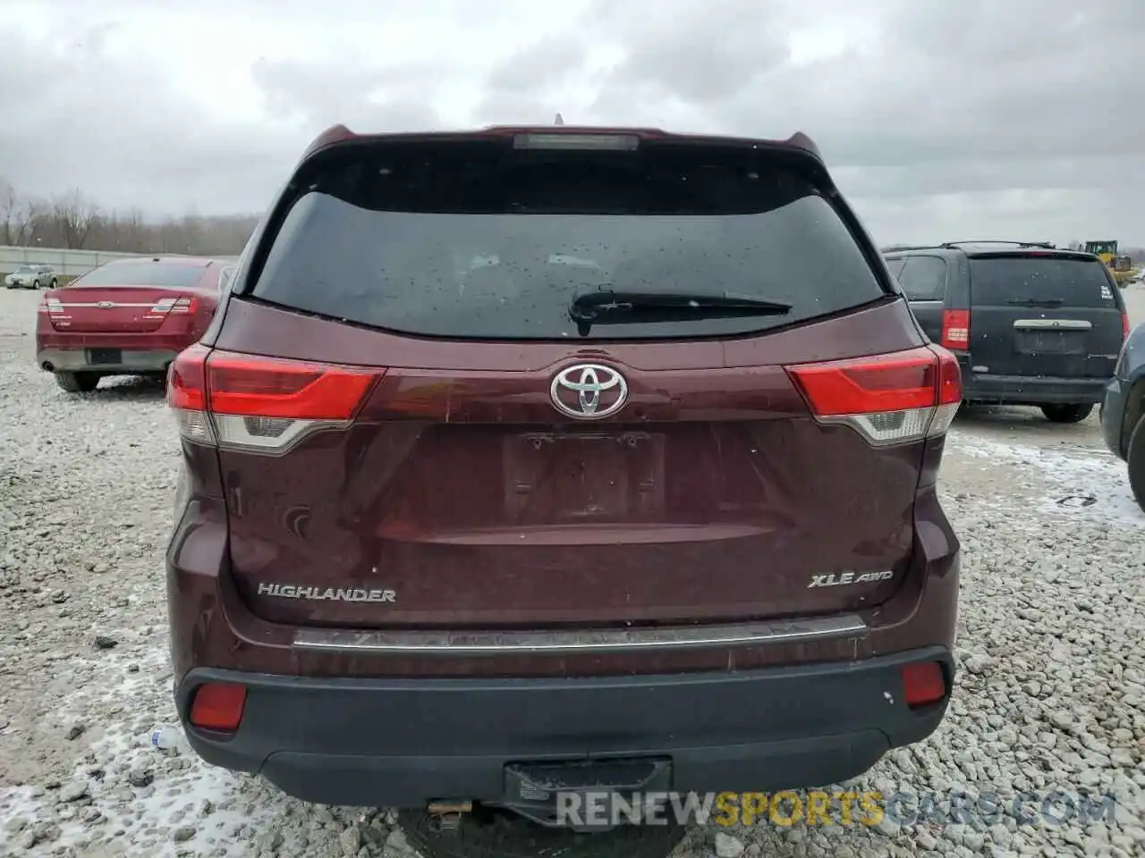 6 Photograph of a damaged car 5TDJZRFH5KS738520 TOYOTA HIGHLANDER 2019