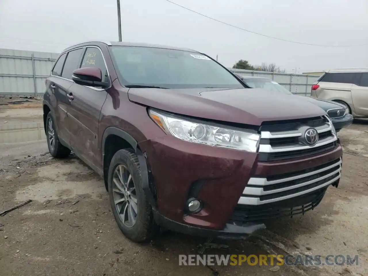 1 Photograph of a damaged car 5TDJZRFH5KS741904 TOYOTA HIGHLANDER 2019