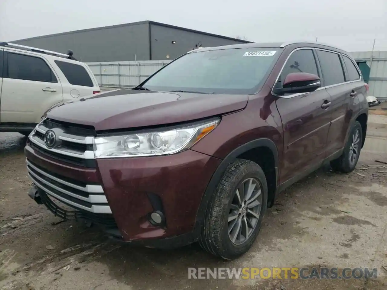 2 Photograph of a damaged car 5TDJZRFH5KS741904 TOYOTA HIGHLANDER 2019