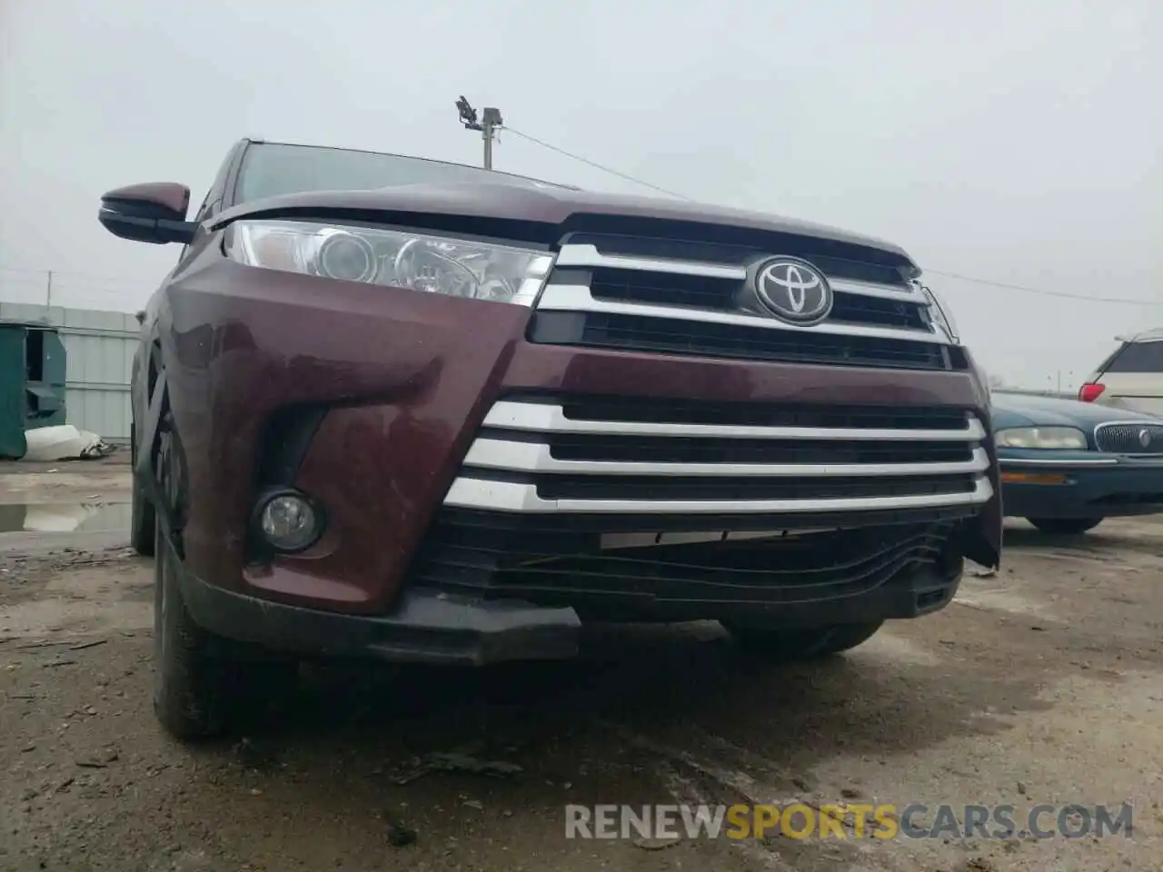 9 Photograph of a damaged car 5TDJZRFH5KS741904 TOYOTA HIGHLANDER 2019