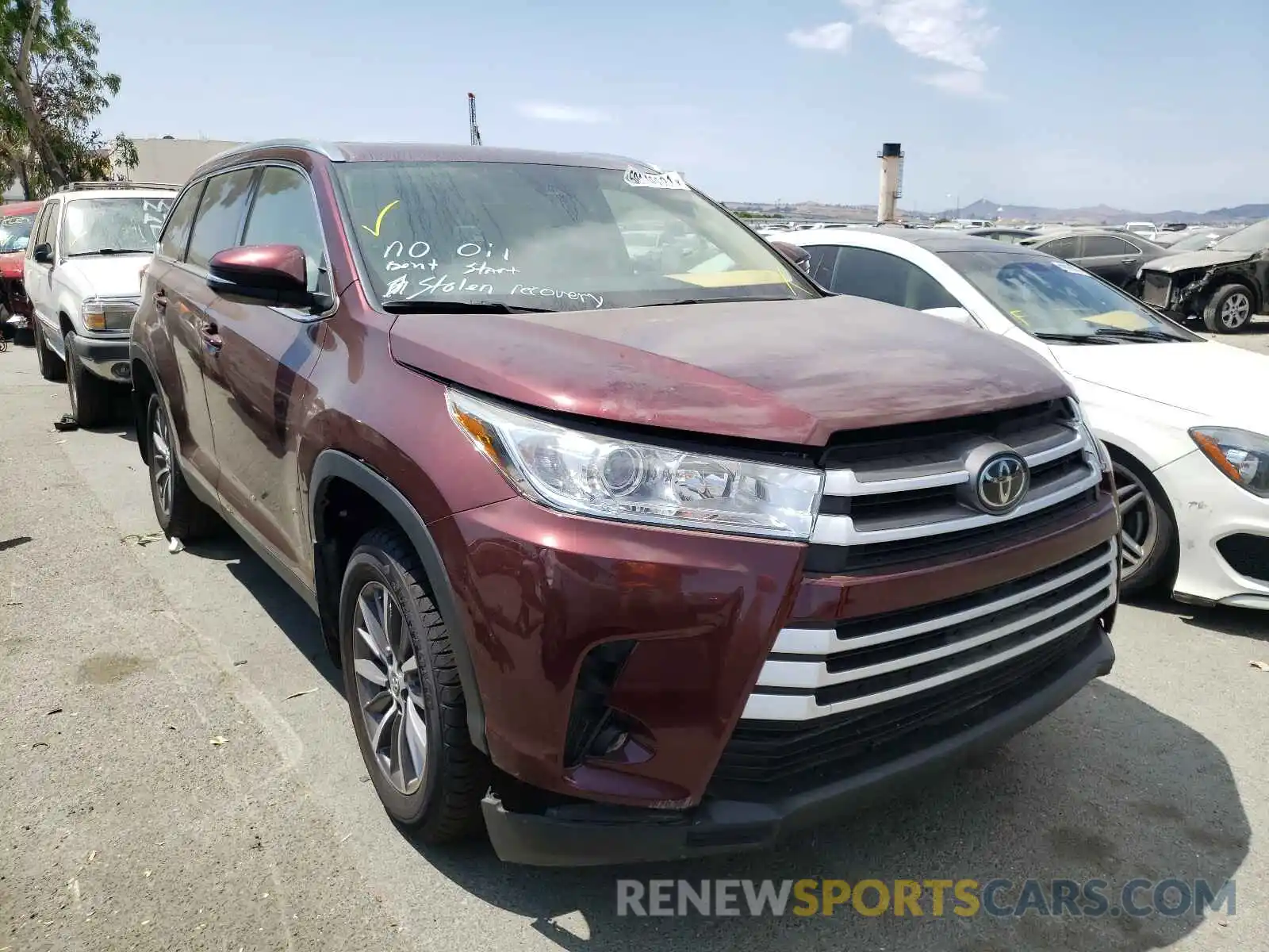 1 Photograph of a damaged car 5TDJZRFH5KS919519 TOYOTA HIGHLANDER 2019