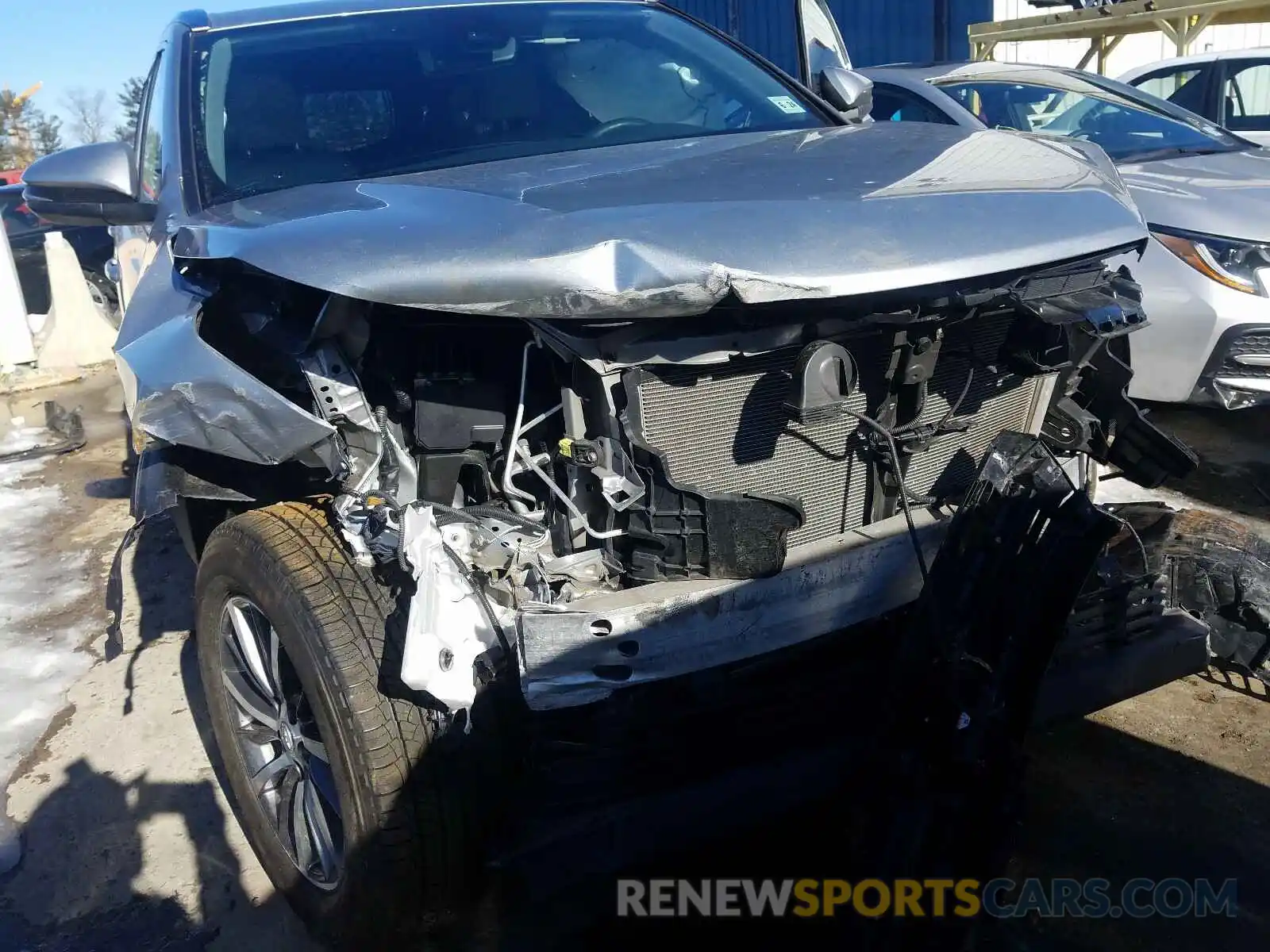 9 Photograph of a damaged car 5TDJZRFH5KS929872 TOYOTA HIGHLANDER 2019