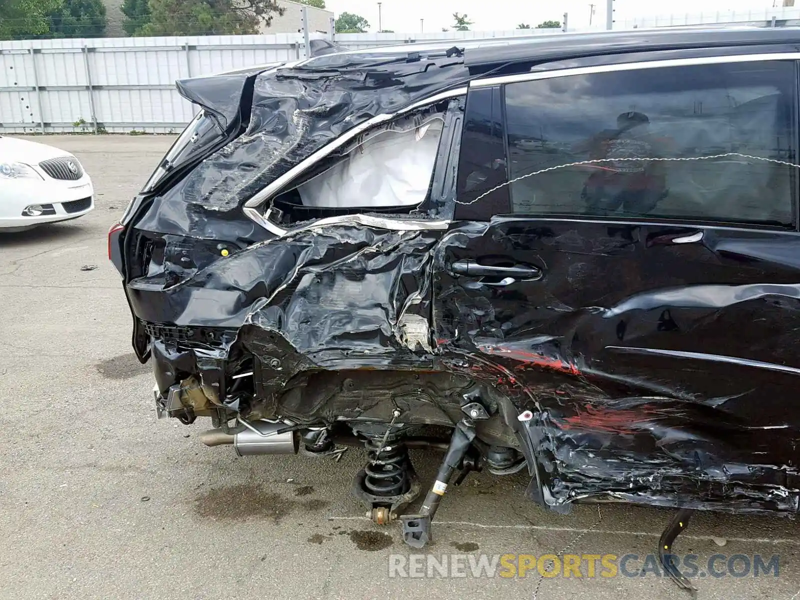 9 Photograph of a damaged car 5TDJZRFH5KS932223 TOYOTA HIGHLANDER 2019